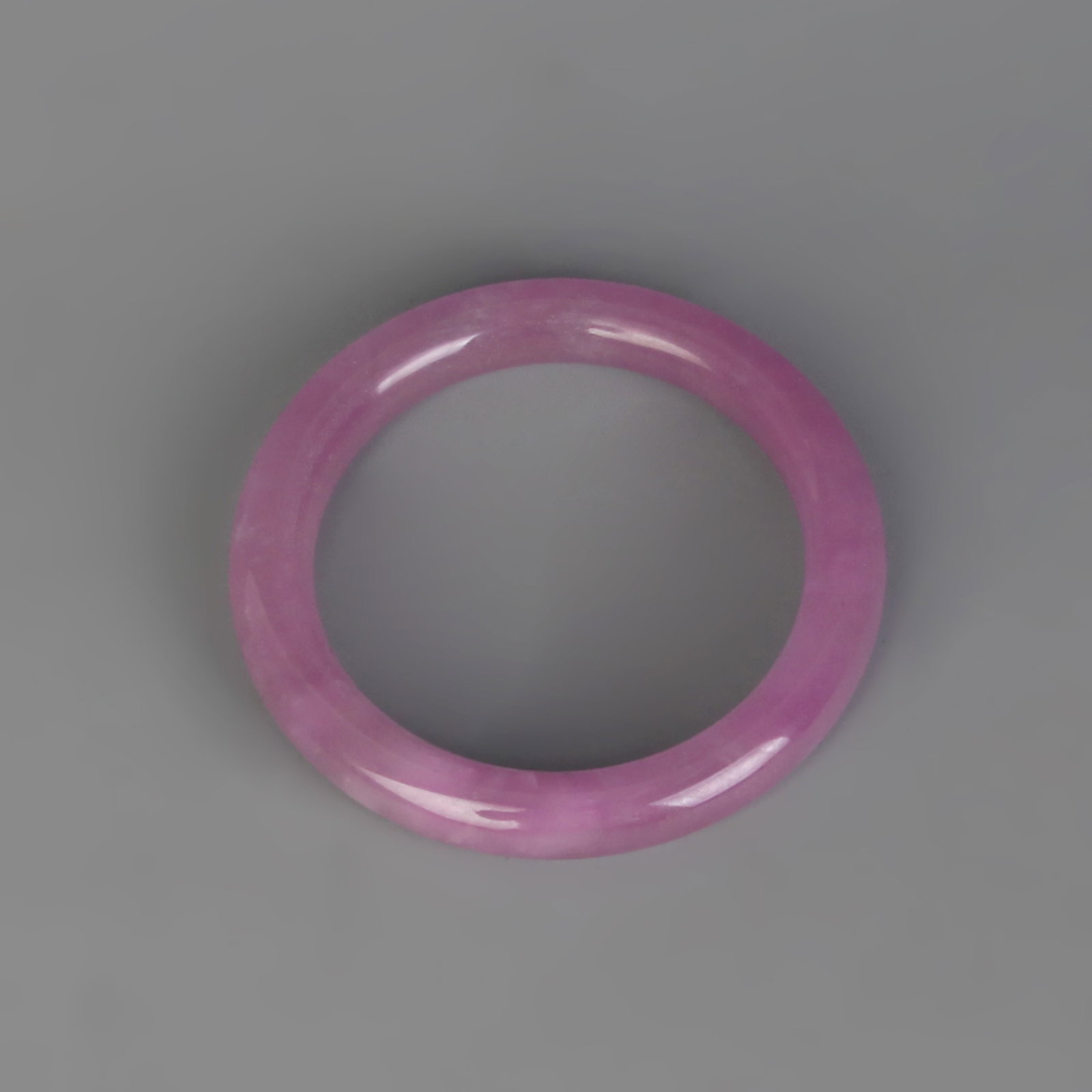 A FINE LAVENDER JADEITE PLAIN BANGLE (1 of 4)