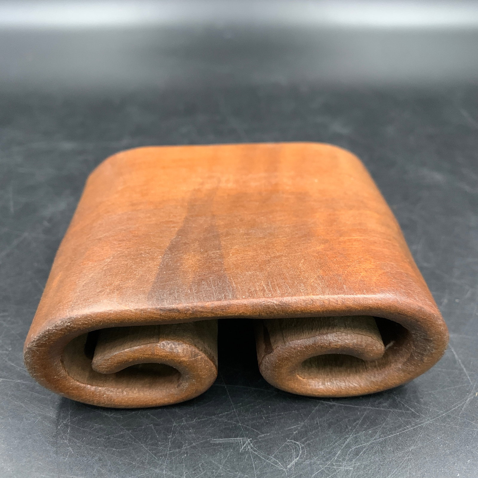 CARVED WOOD DOUBLE-SCROLL PATTERN STAND - 2