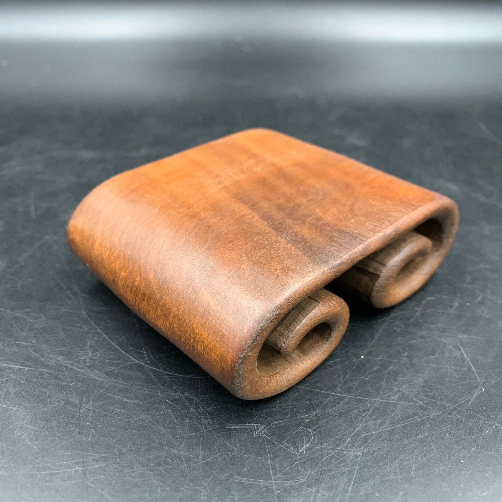 CARVED WOOD DOUBLE-SCROLL PATTERN STAND - 3