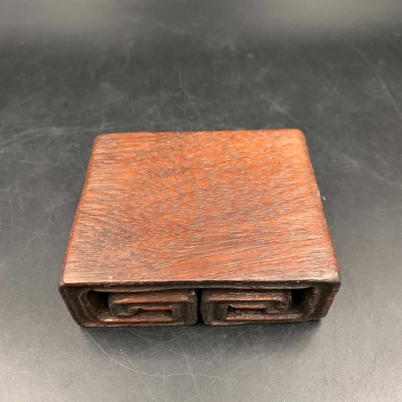 CARVED WOOD DOUBLE-SCROLL PATTERN STAND - 2