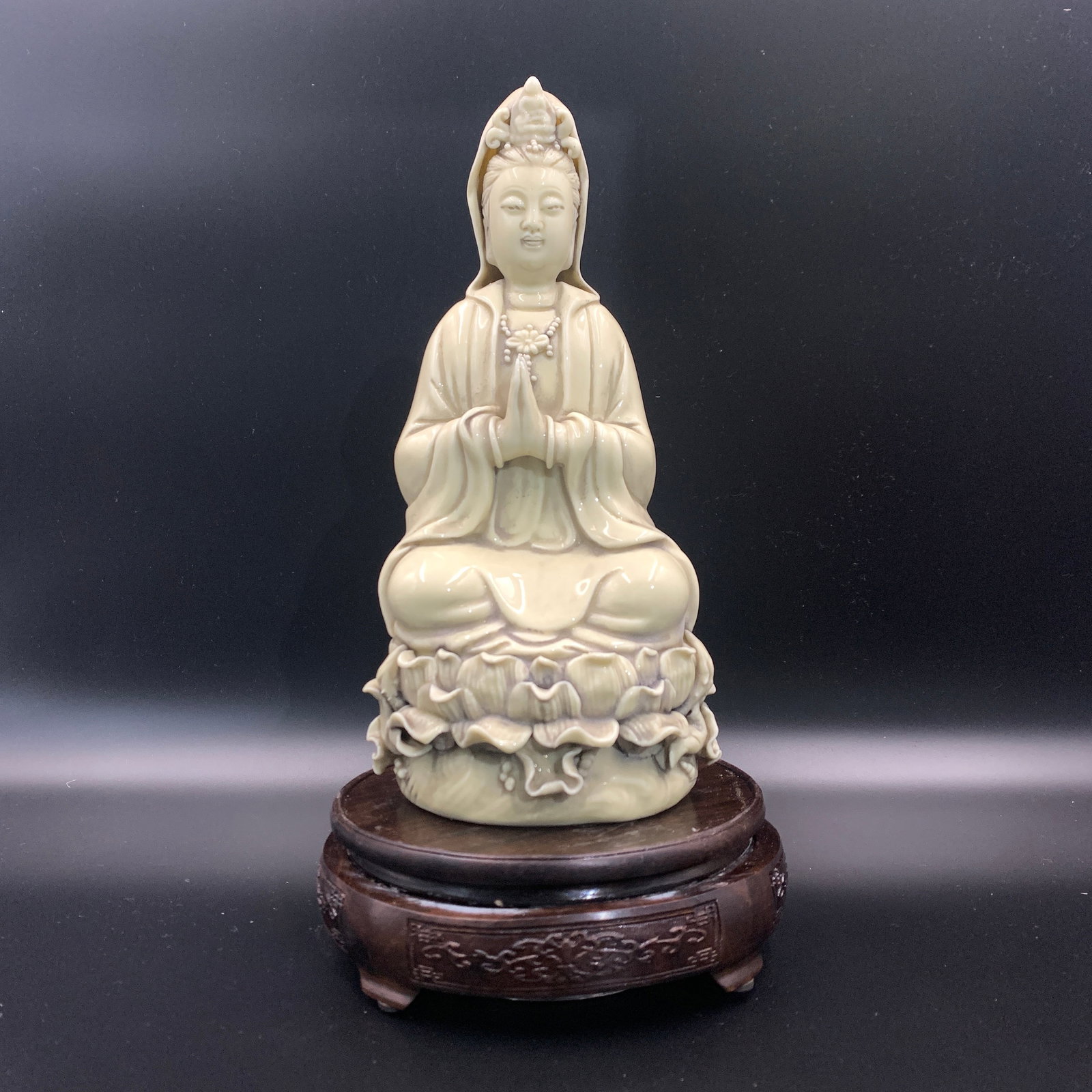 DEHUA-STYLE BLANC DE CHINE SEATED GUANYIN BODHISATTVA STATUE: Republic Period; Width: 3.4 inch; High: 10.1 inch; ;Wooden base for picture and display only.