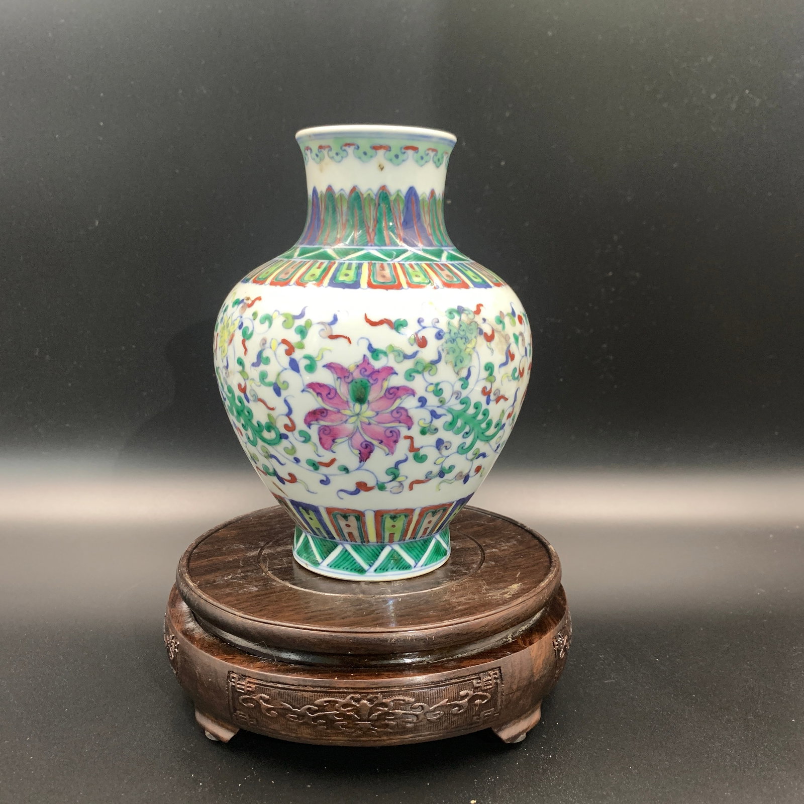 WUCAI INTERLOCKING LOTUS AND PLANTAIN LEAF PATTERN VASE - 2