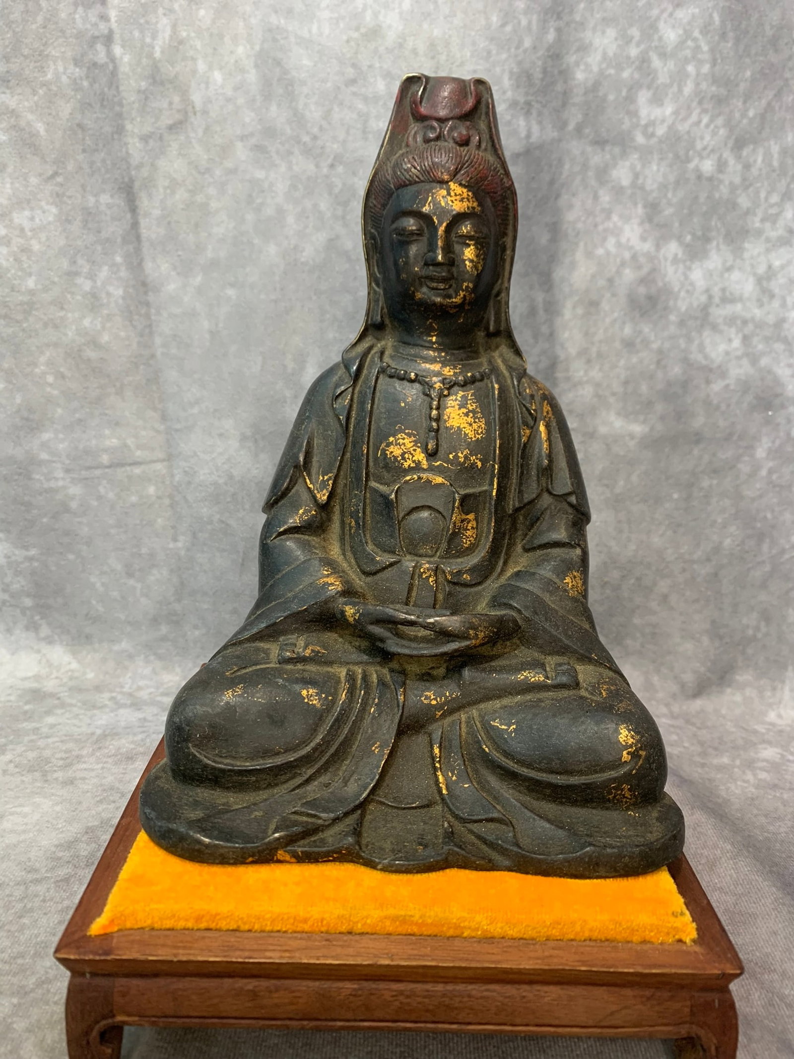 A FINE BRONZE GUANYIN BODHISATTVA STATUE: Qing Dynasty; High: 8.2 inch; Width: 6.1 inch; Long: 4.2 inch ;Wooden base for picture and display only.