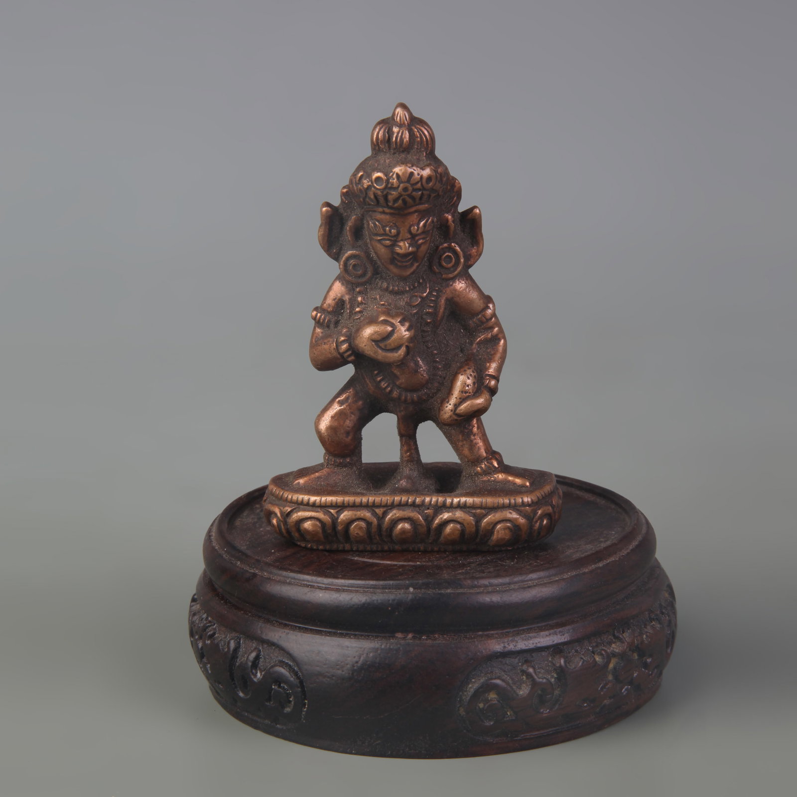A SMALL TIBETAN BUDDHIST BUDDHA FIGURE: Qing Dynasty; High: 2.6 inch ;Wooden base for picture and display only.