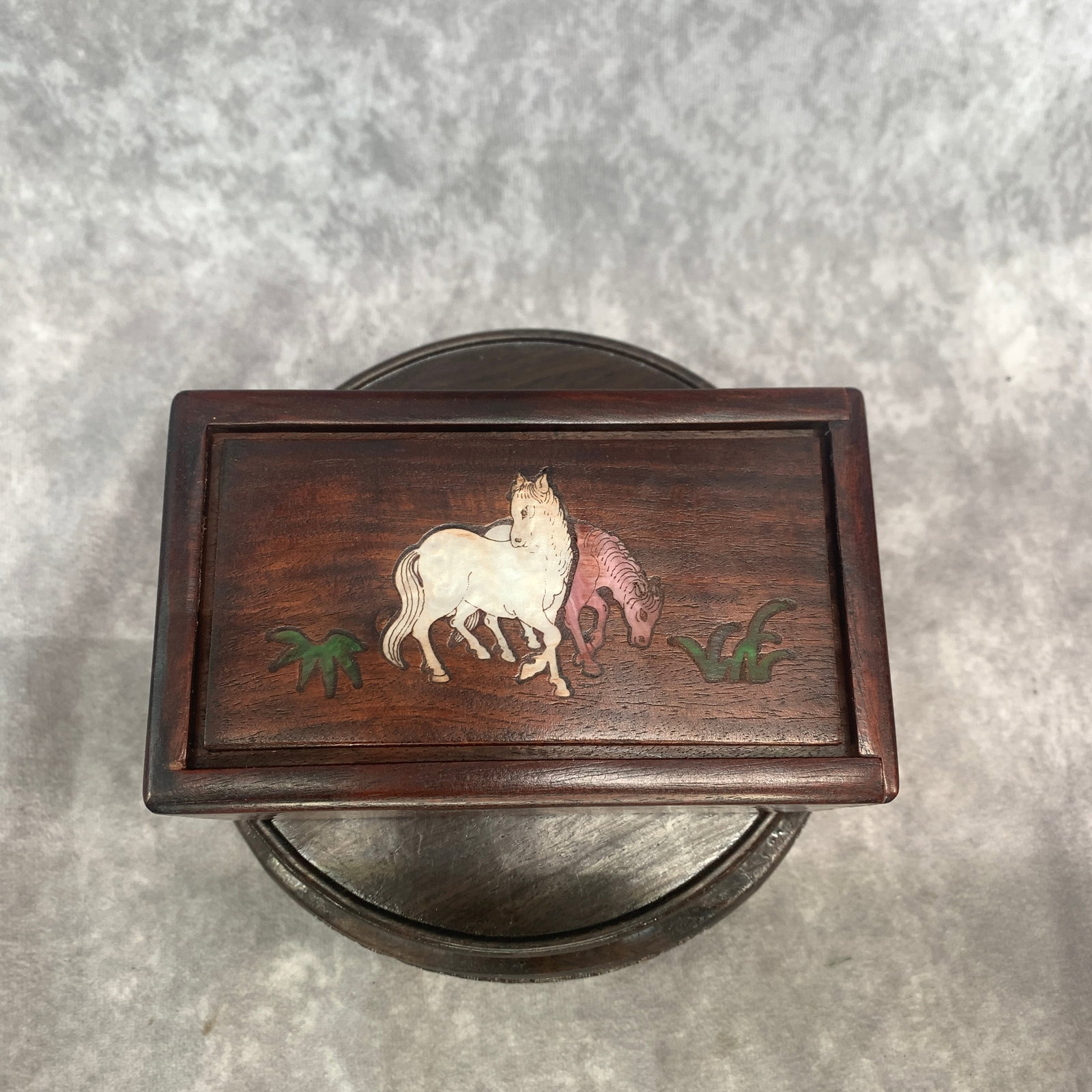 SHELL INLAID HARDWOOD PAIRED HORSES BOX: Modern; Long: 5.5 inch; Width: 3.23 inch; High: 2.32 inch; ;Wooden base for picture and display only.