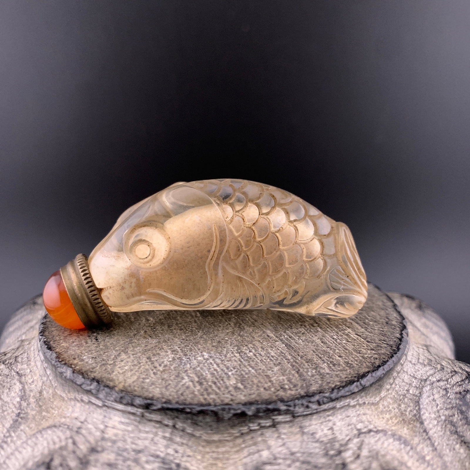 A FINE FISH SHAPE CRYSTAL MADE SNUFF BOTTLE (1 of 6)