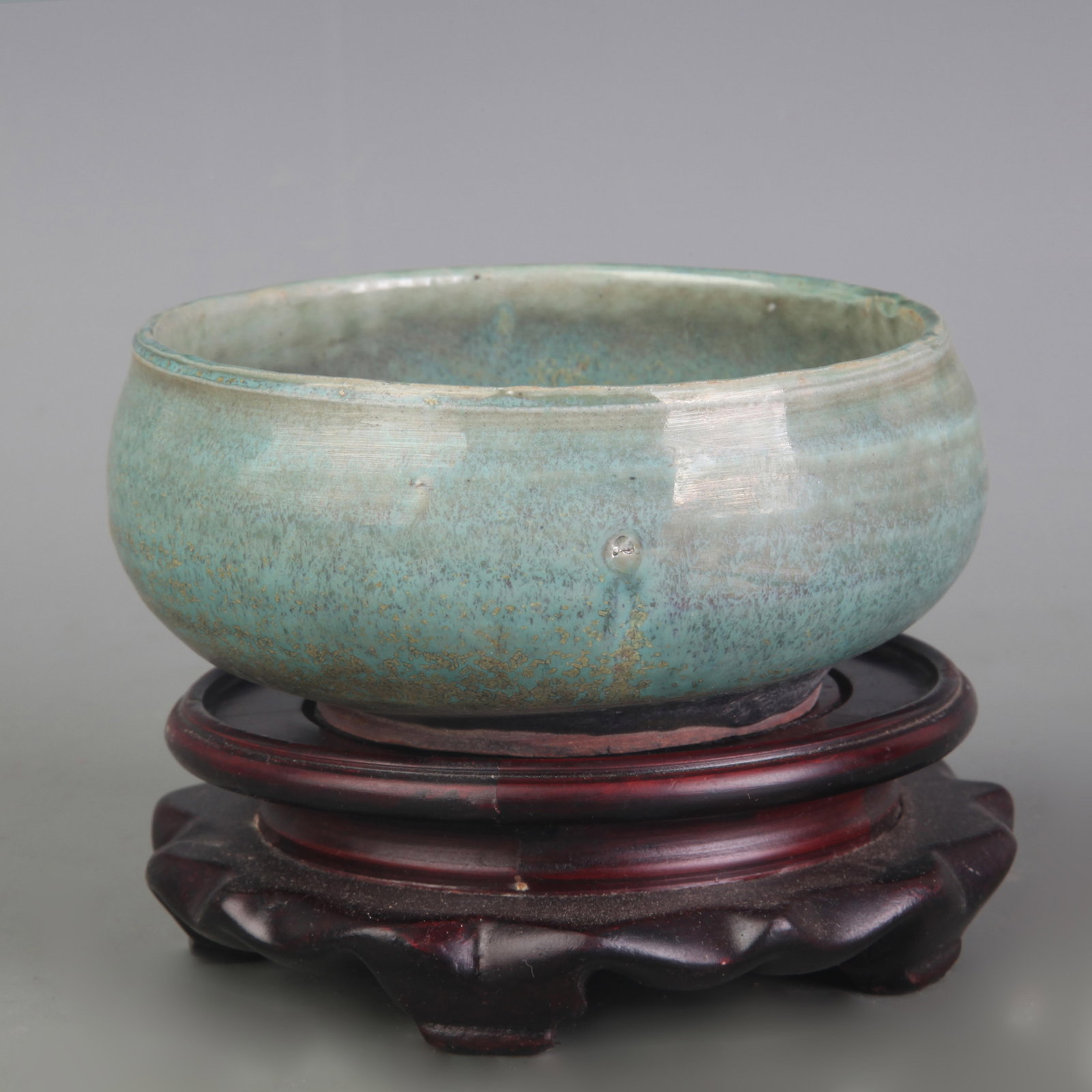 A FINE JUN KILN PORCELAIN BOWL: Yuan Dynasty Style; Diameter: 4.6 inch; High: 2.2 inch ;Wooden base for picture and display only.