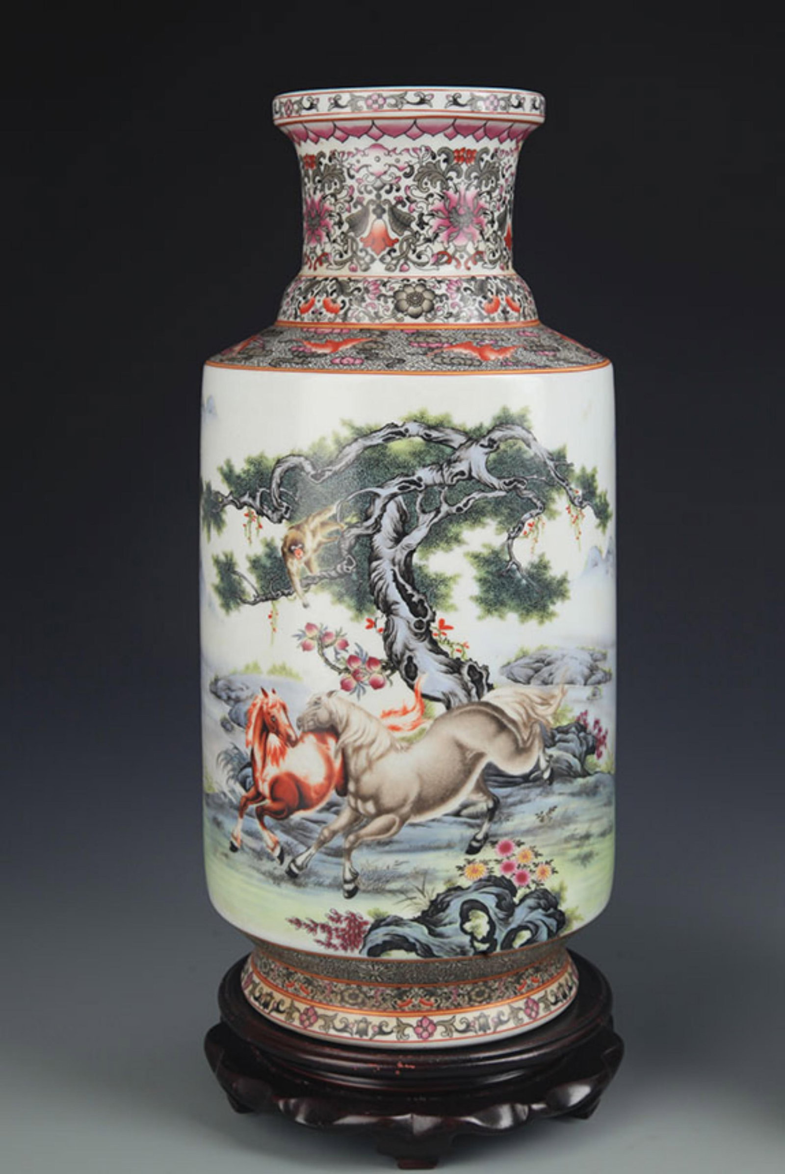 A FAMILLE ROSE HORSE PAINTING PORCELAIN VASE: Qing Dynasty; High: 16.25 inch; Diameter:4.75 inch; ;Wooden base for picture and display only.