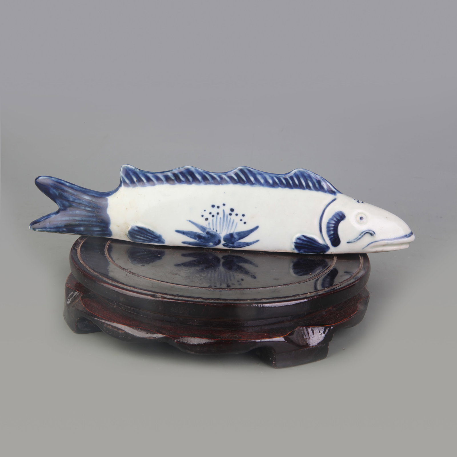 A SCHOLAR??????OBJECT PORCELAIN BRUSH REST - 4