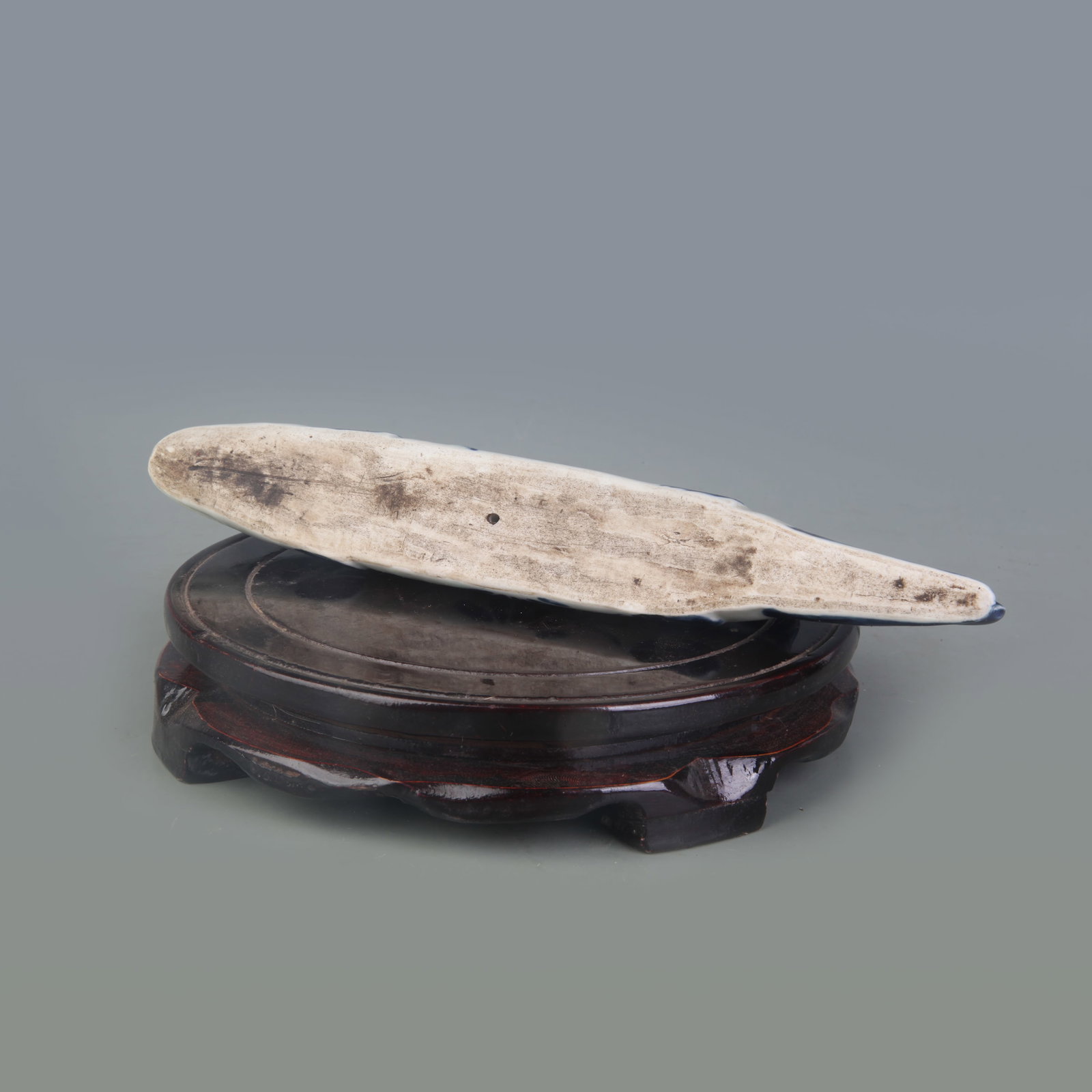 A SCHOLAR??????OBJECT PORCELAIN BRUSH REST - 5