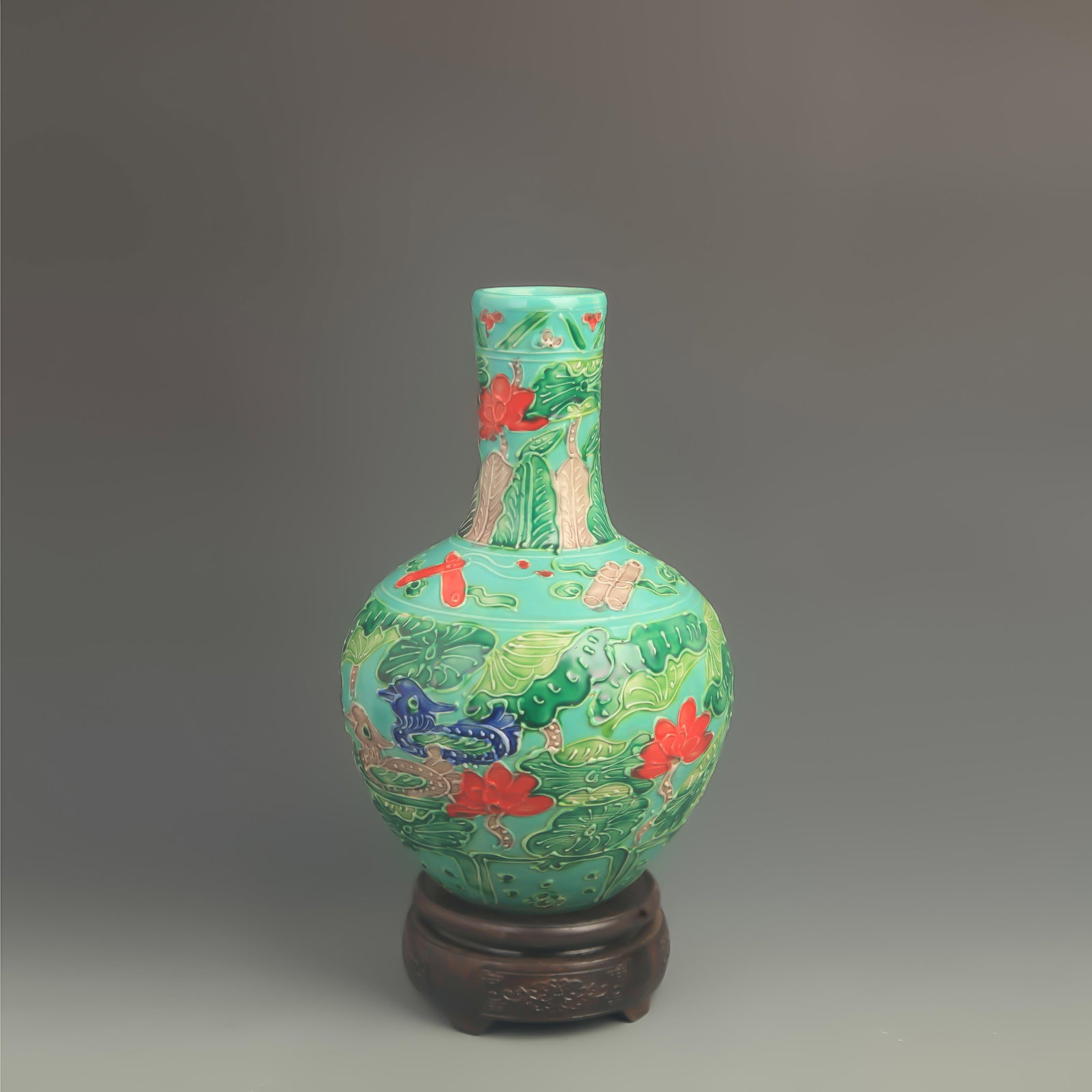FAHUA GREEN COLOR GLAZE FLORAL GLOBE STYLE PORCELAIN VASE