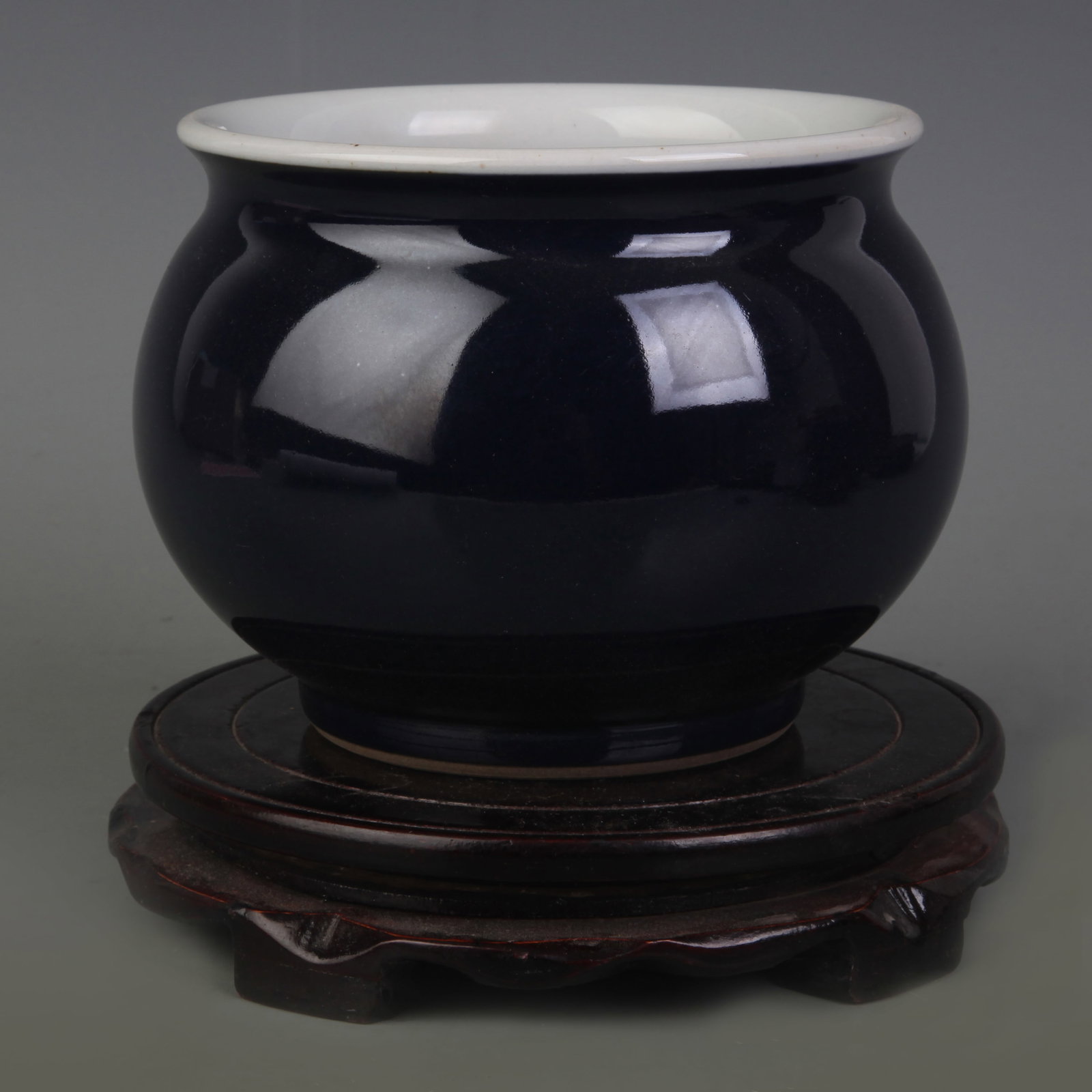 SACRIFICIAL BLUE GLAZED PORCELAIN BRUSH WASHER: Qing Dynasty Qian Long Period; Diameter: 5.6 inch; High: 4.7 inch; . Wooden base for display only