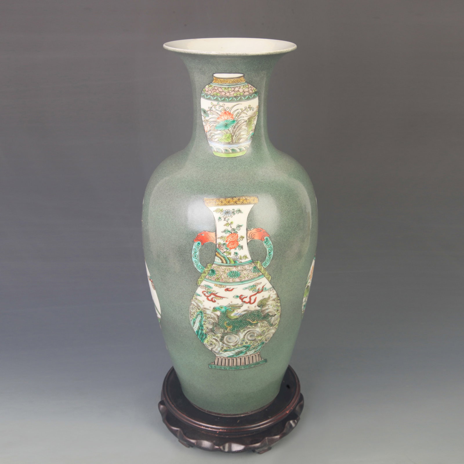 GREEN GROUND FAMILLE ROSE GROUND LARGE PORCELAIN VASE: Qing Dynasty Kangxi Period: High: 17.8 inch Diameter: 7.80 inch. Wooden base for display only