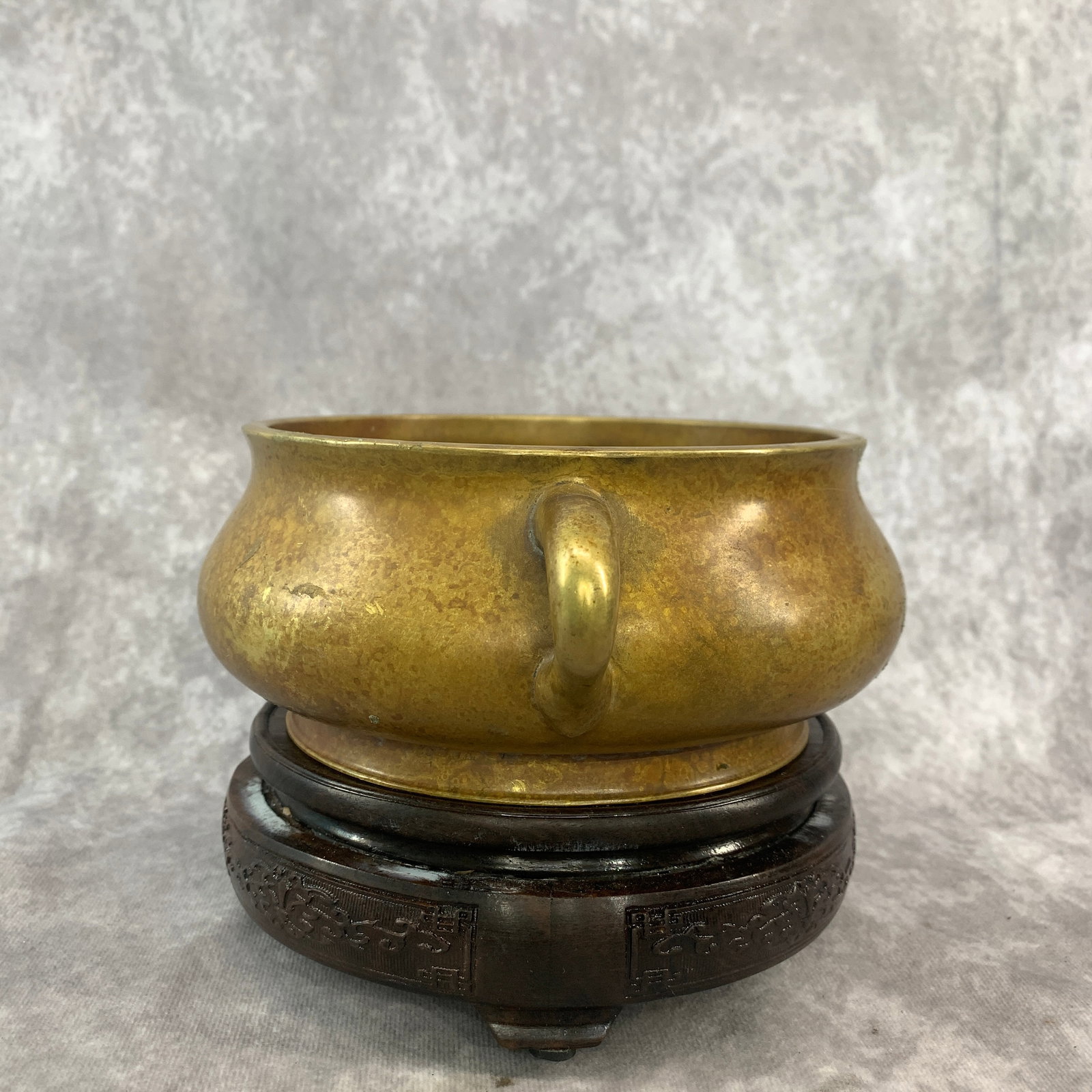 A LARGE BRASS LOOP-HANDLED CENSER - 2