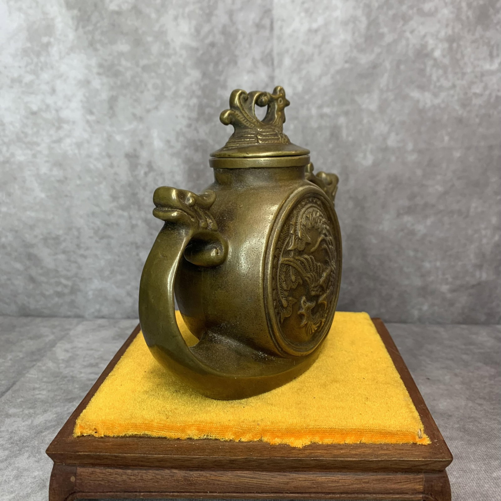 A FINE BRONZE WATER EWER WITH DRAGON PATTERN - 3