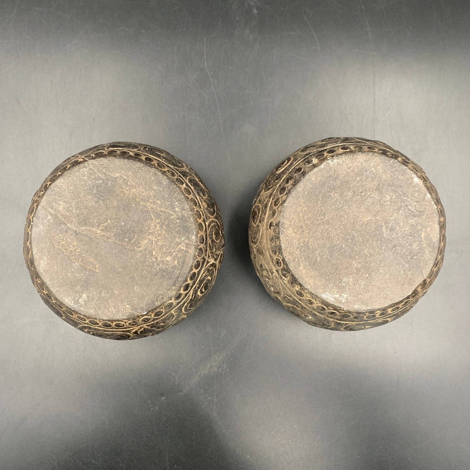 PAIR OF CARVED STONE CLOUD-SCROLL BASE - 3