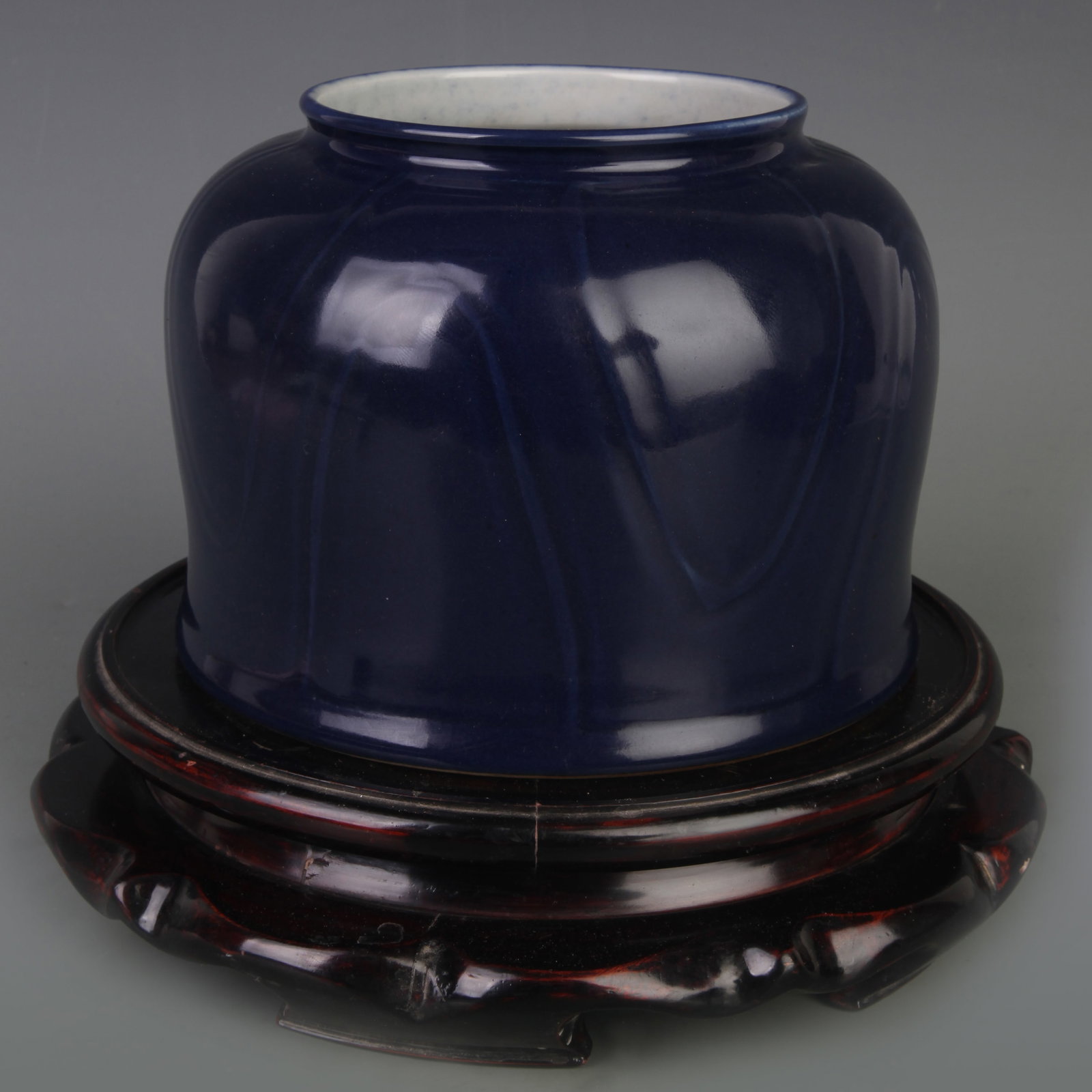 A POWDER-BLUE PORCELAIN GLAZED JAR