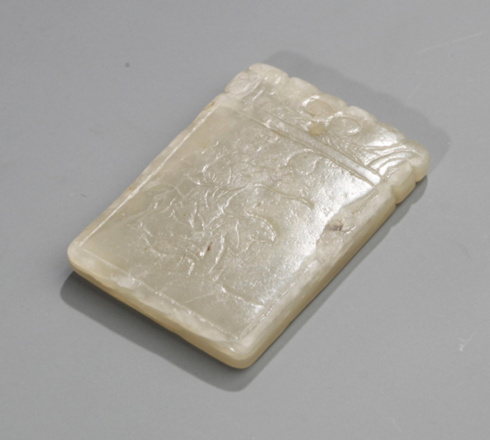 A FINE FLOWER PATTERN PALE CELADON JADE PENDANT - 4