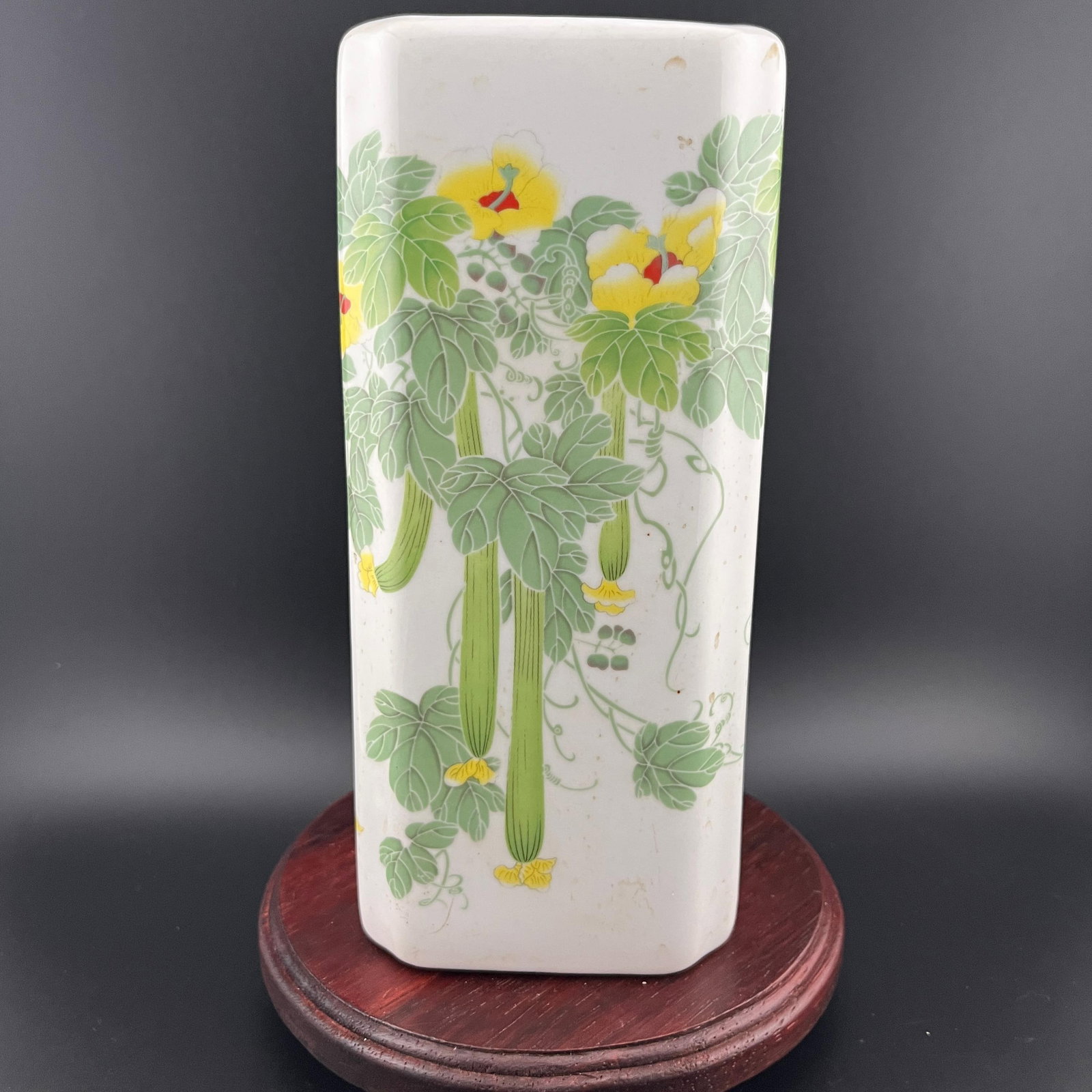 FAMILLE VERTE LOOFAH SQUASH BRUSH POT: Republic Period; Long: 3.2 inch; Width: 3.1 inch; High: 7.1 inch; . Wooden base for display only