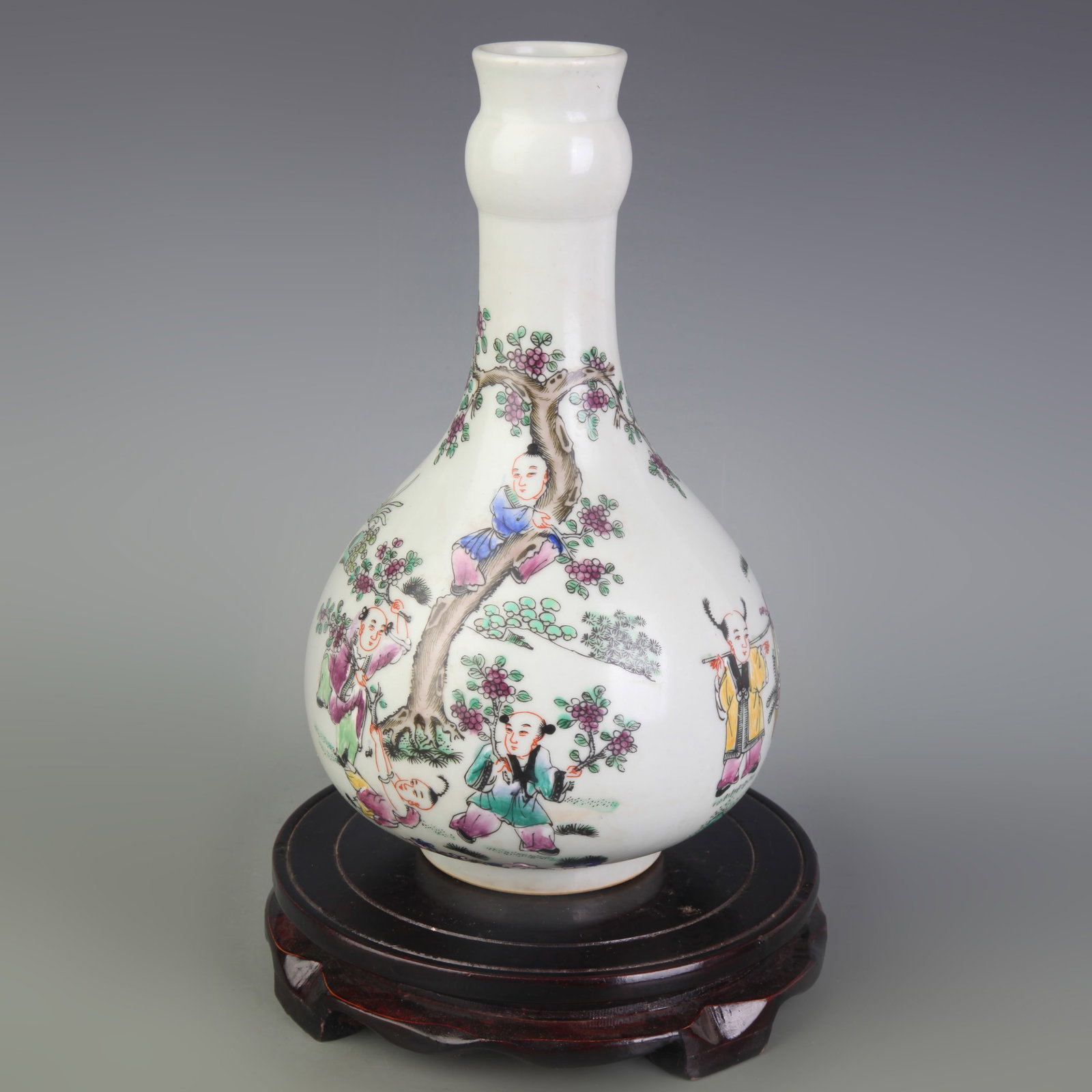 A FAMILLE ROSE VASE WITH FIGURAL DECORATION: Ming Dynasty Style; Diameter: 3.0 inch; High: 9.7 inch; . Wooden base for display only