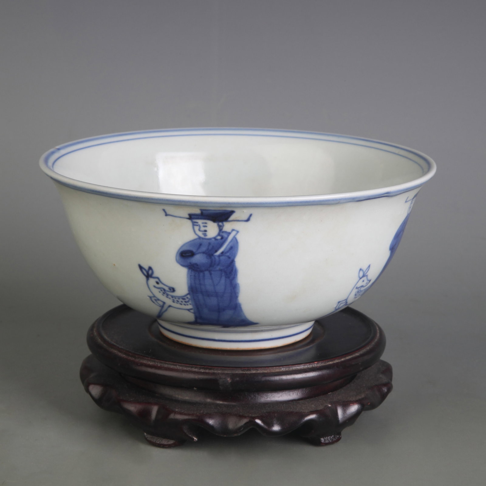 BLUE AND WHITE FIGURE PATTERN PORCELAIN BOWL: Ming Dynasty Style Wan Li Period; Diameter: 6.4 inch; High: 2.8 inch; . Wooden base for display only