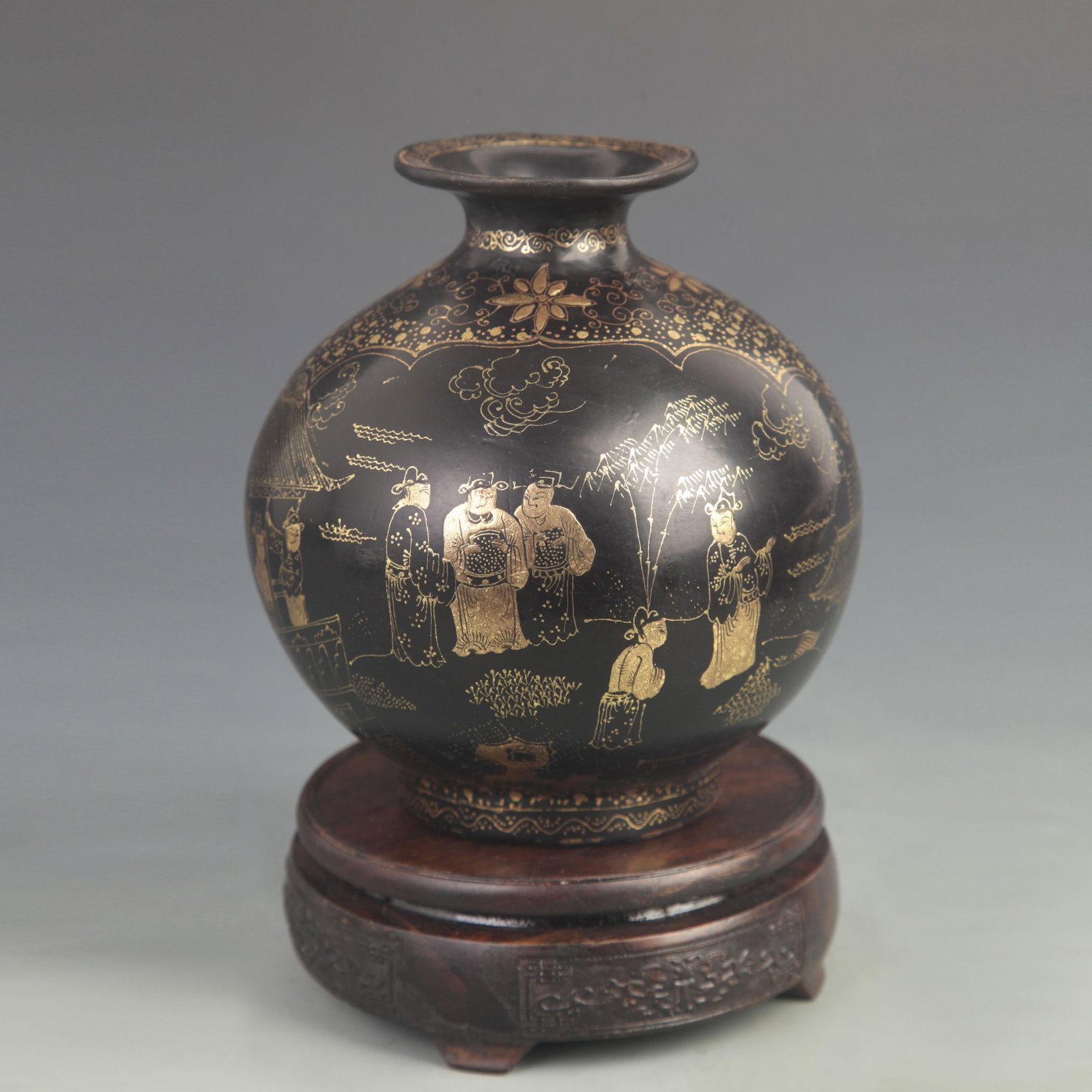 GILT LACQUER POMEGRANATE-FORM VASE WITH COURTYARD FIGURE SCENES