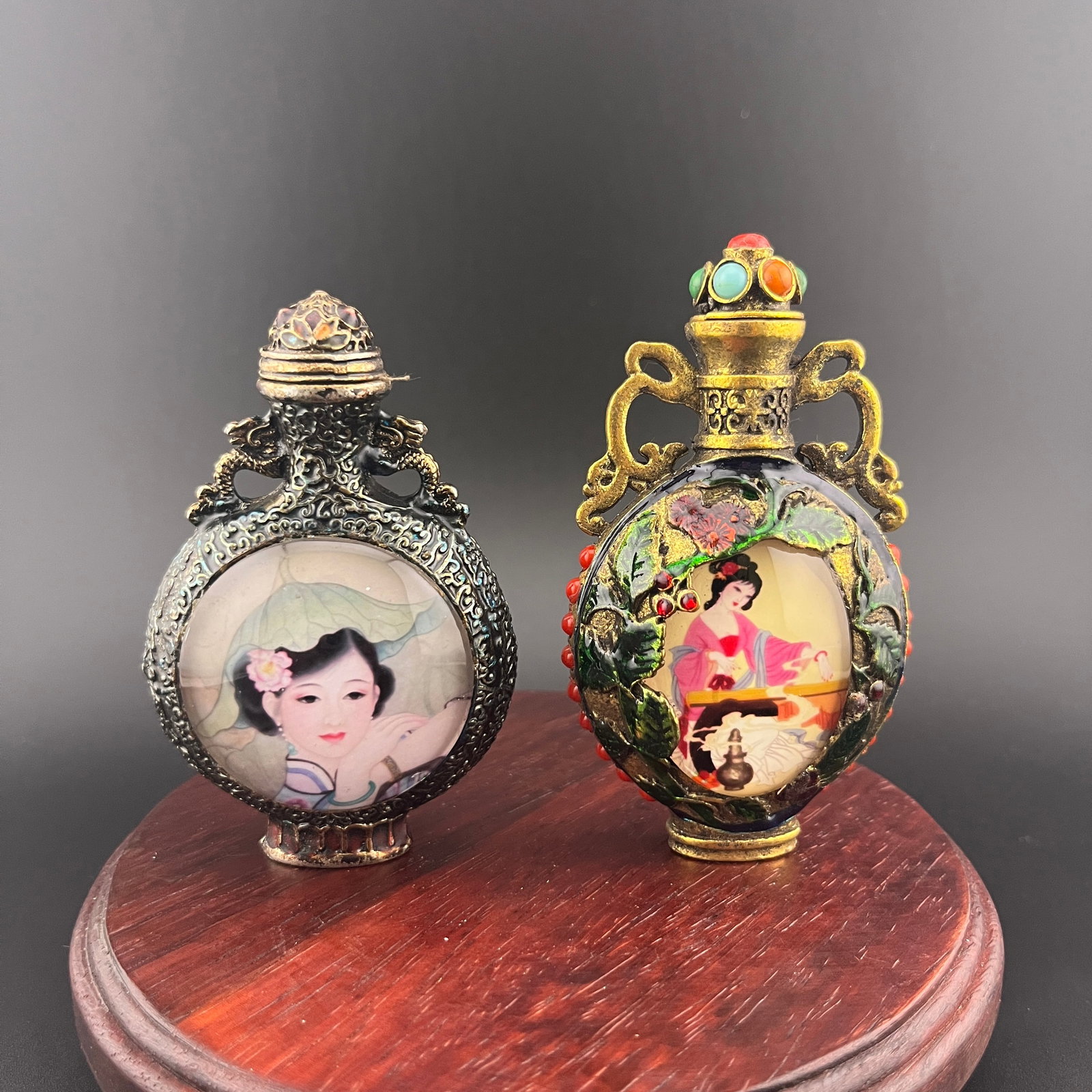 PAIR OF INSIDE-PAINTED ENAMELED SNUFF BOTTLES