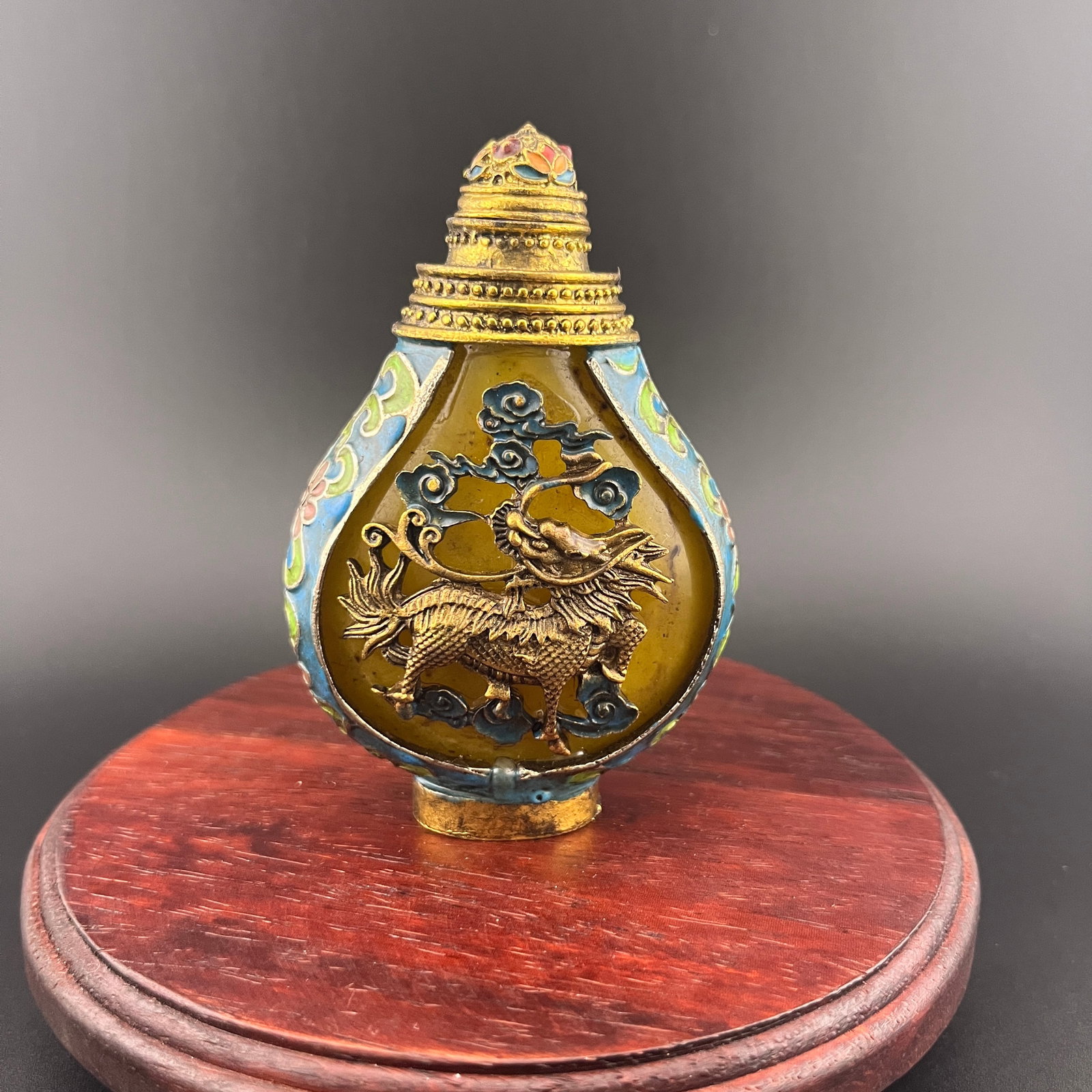 METAL-MOUNTED YELLOW GLASS SNUFF BOTTLE