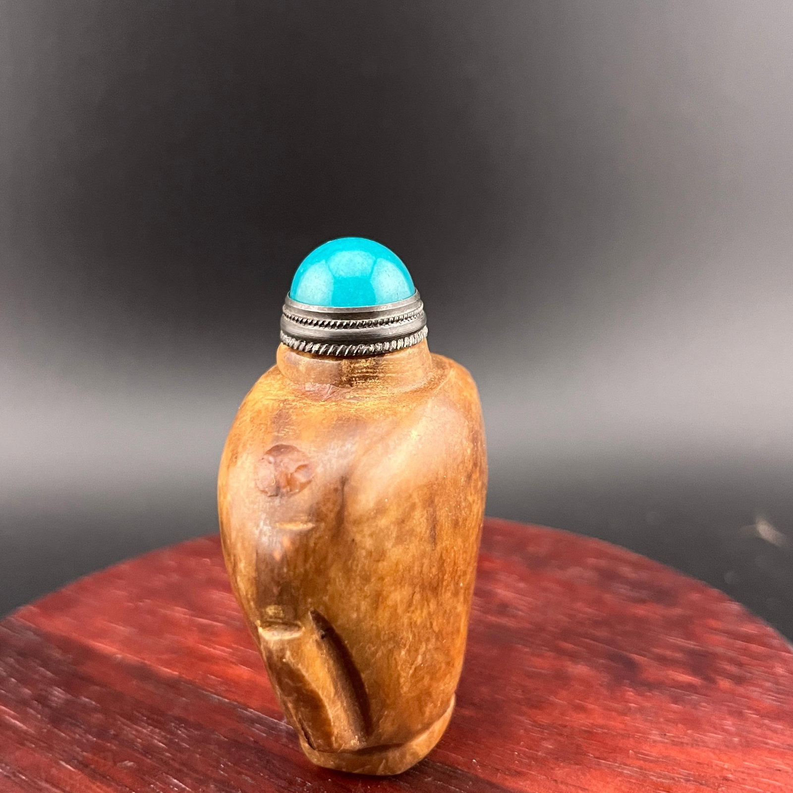 A FINE SHOUSHAN STONE SNUFF BOTTLE - 2