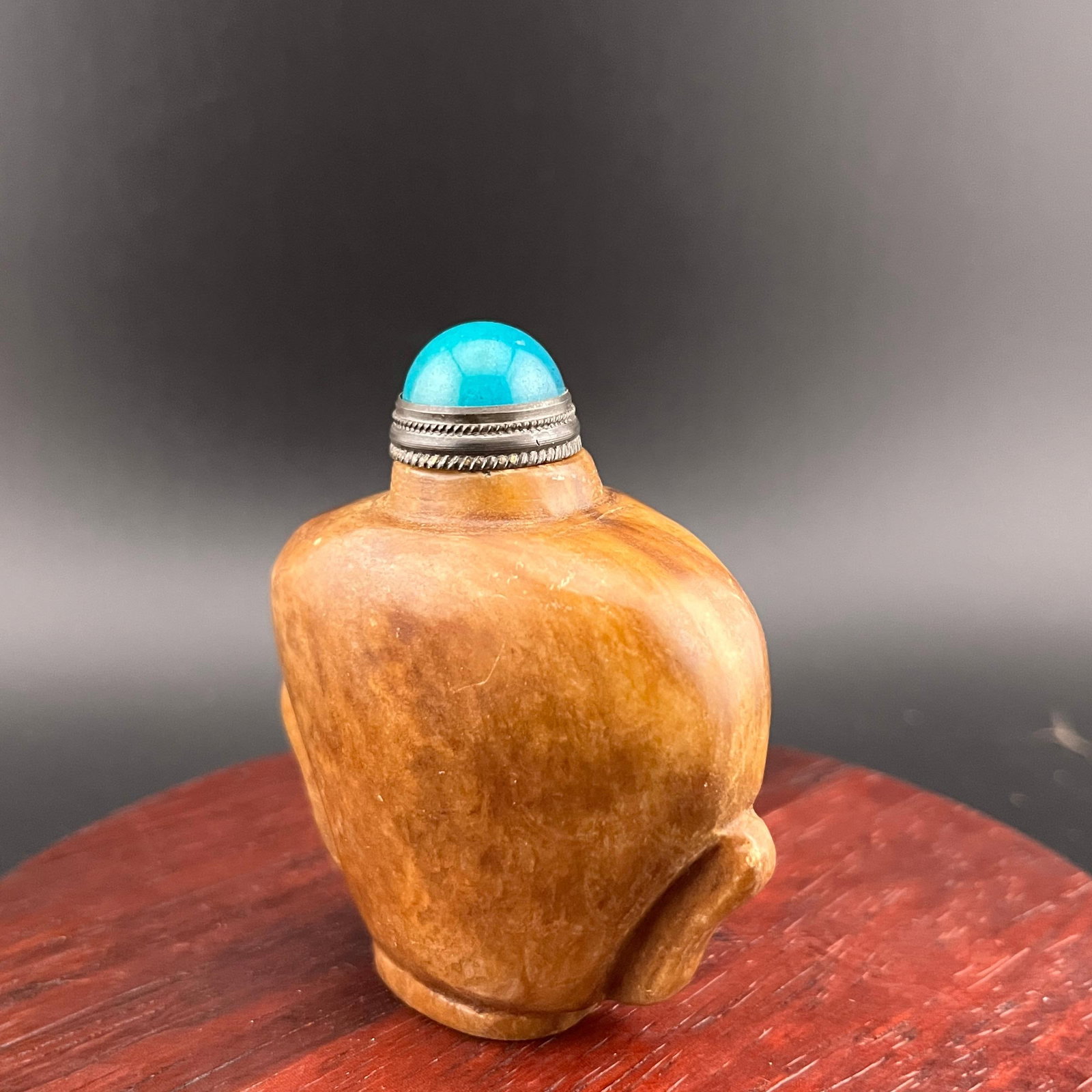 A FINE SHOUSHAN STONE SNUFF BOTTLE - 3