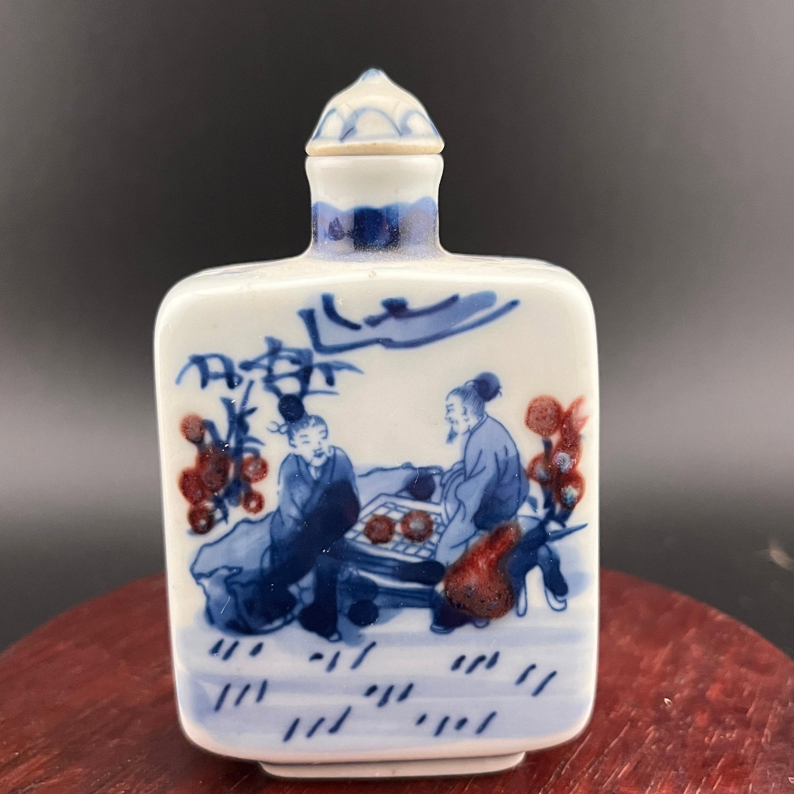 UNDERGLAZE BLUE AND COPPER-RED SNUFF BOTTLE