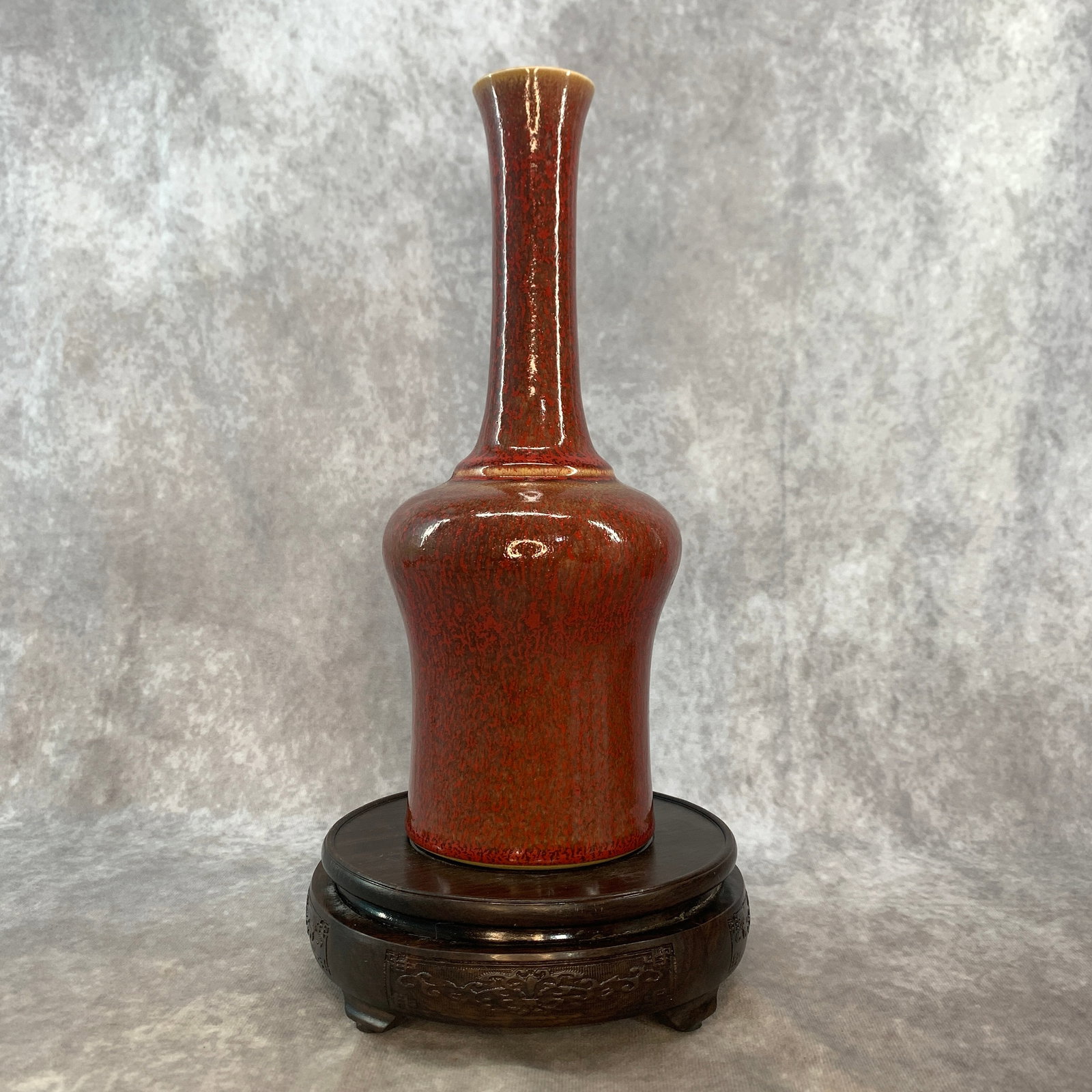 MALLET-FORM MOTTLED RED GLAZE VASE - 2