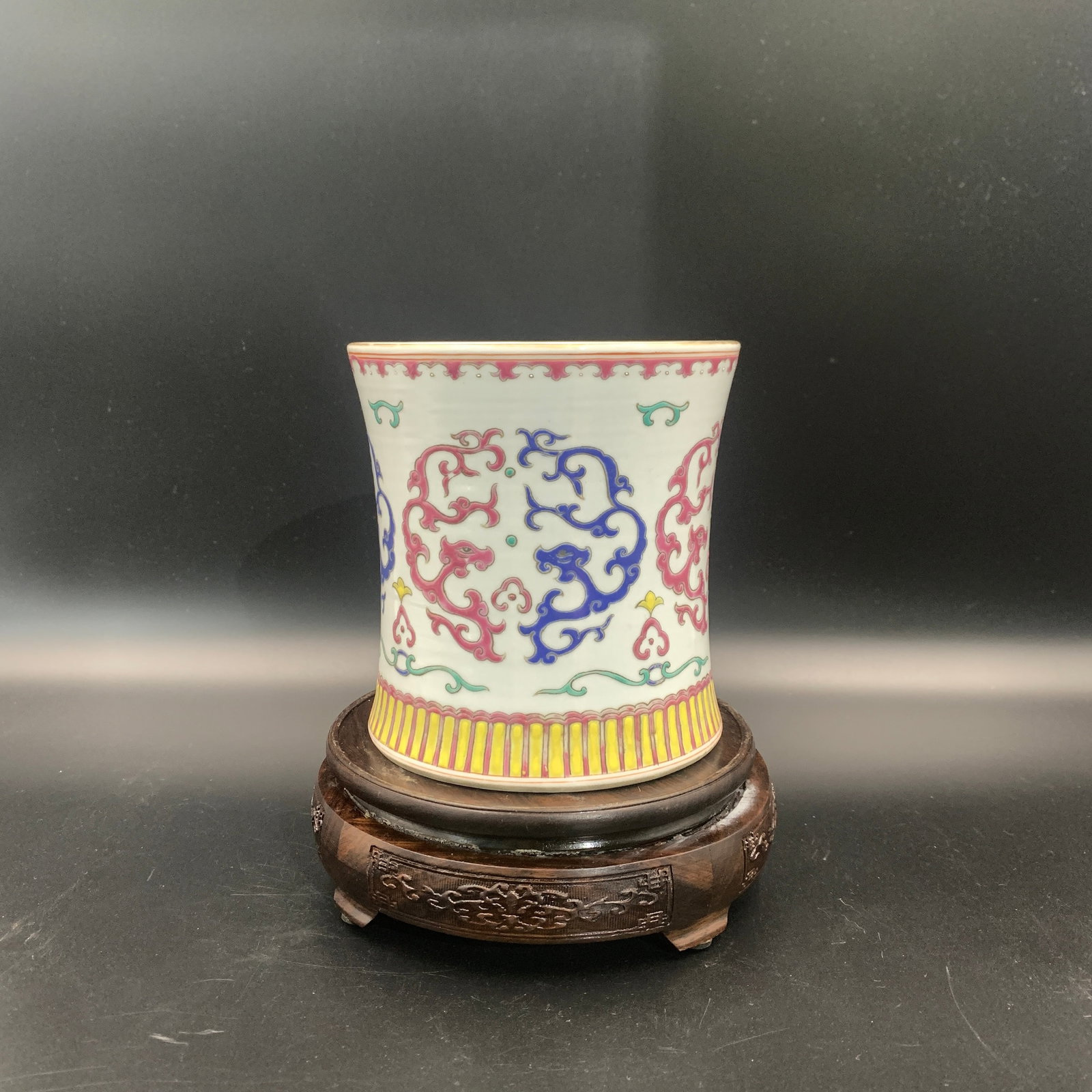 WUCAI STYLE DRAGON BRUSH PORCELAIN POT