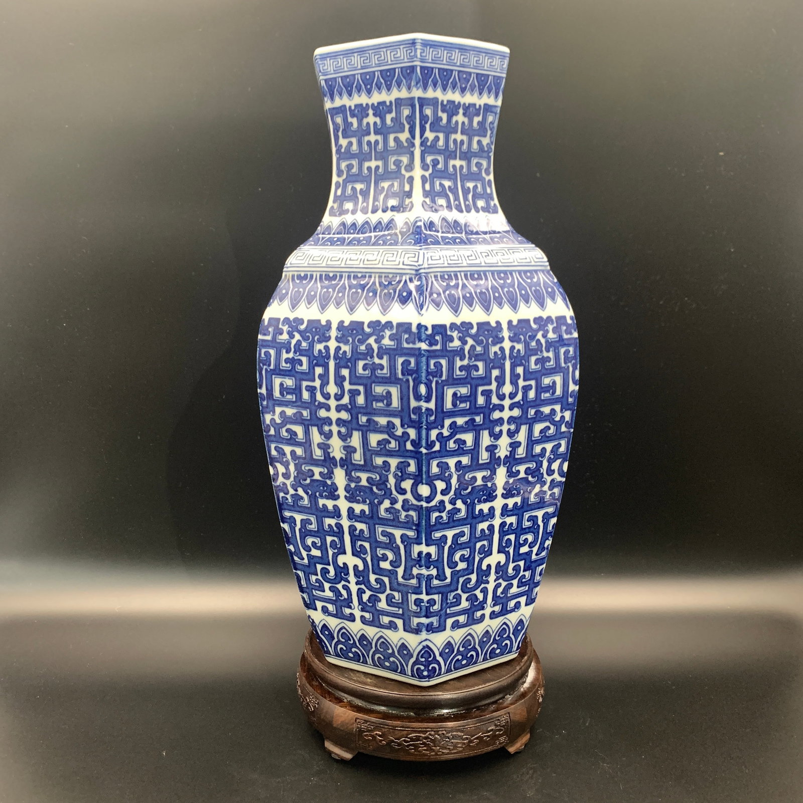 HEXAGONAL BLUE AND WHITE ARCHAISTIC VASE - 2
