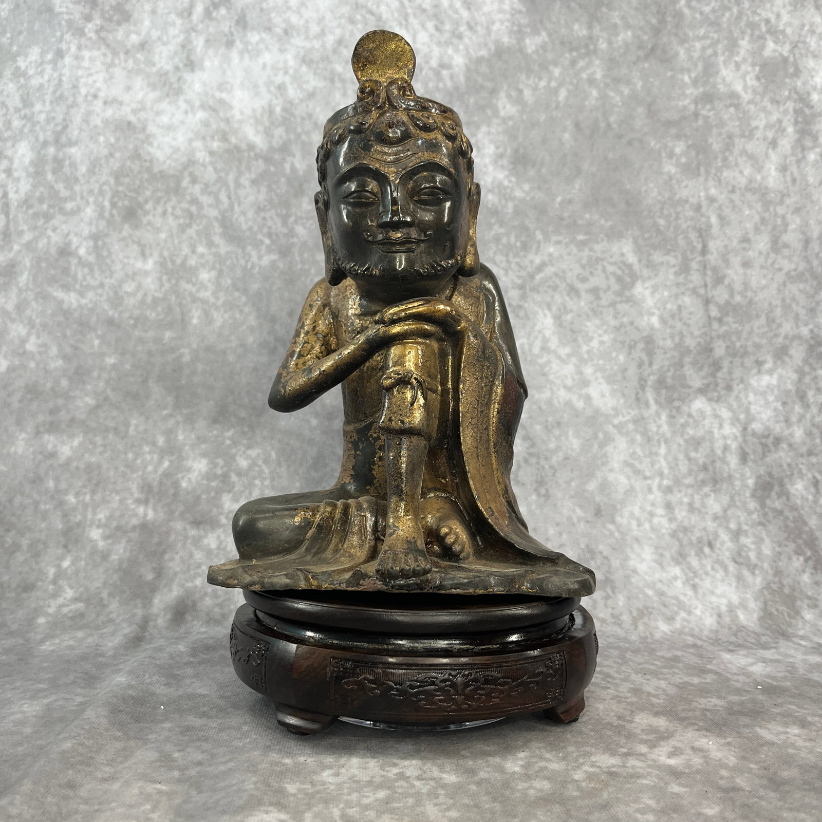 PARTIAL-GILT BRONZE STATUE OF BODHIDHARMA: Qing Dynasty; Long: 6.6 inch; Width: 4.5 inch; High: 9.3 inch; . Wooden base for display only