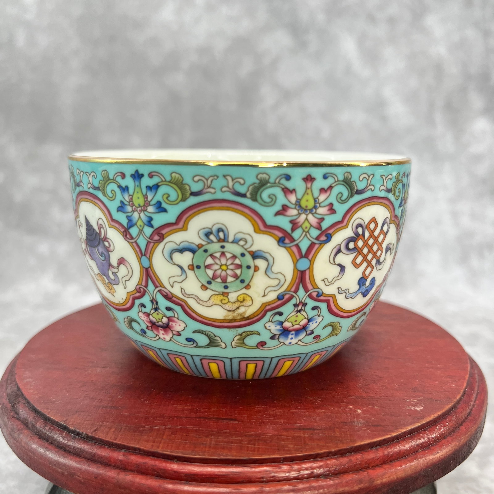 A FINE DOUCAI PORCELAIN TEACUP