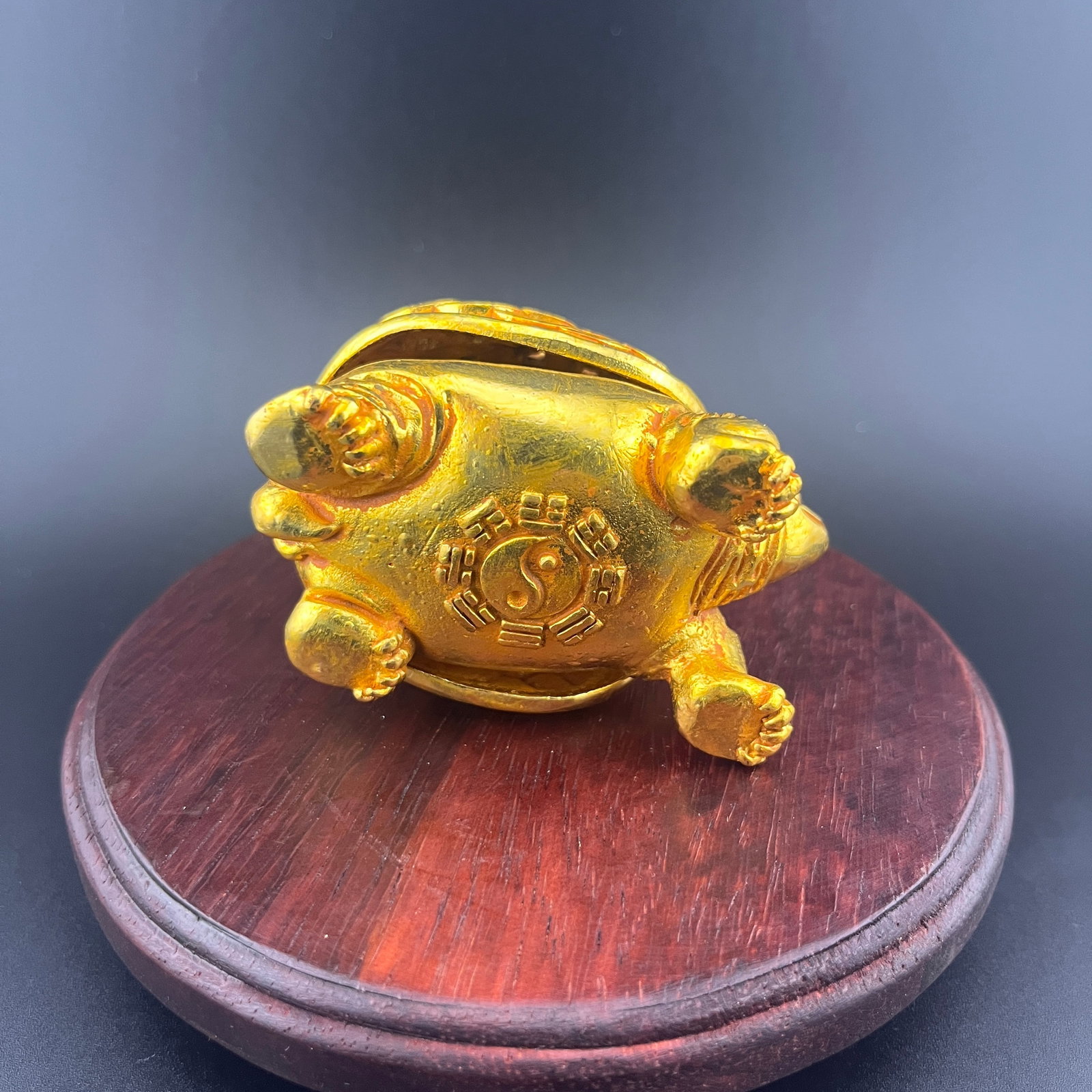SMALL GILT TORTOISE-FORM INCENSE BOX - 6