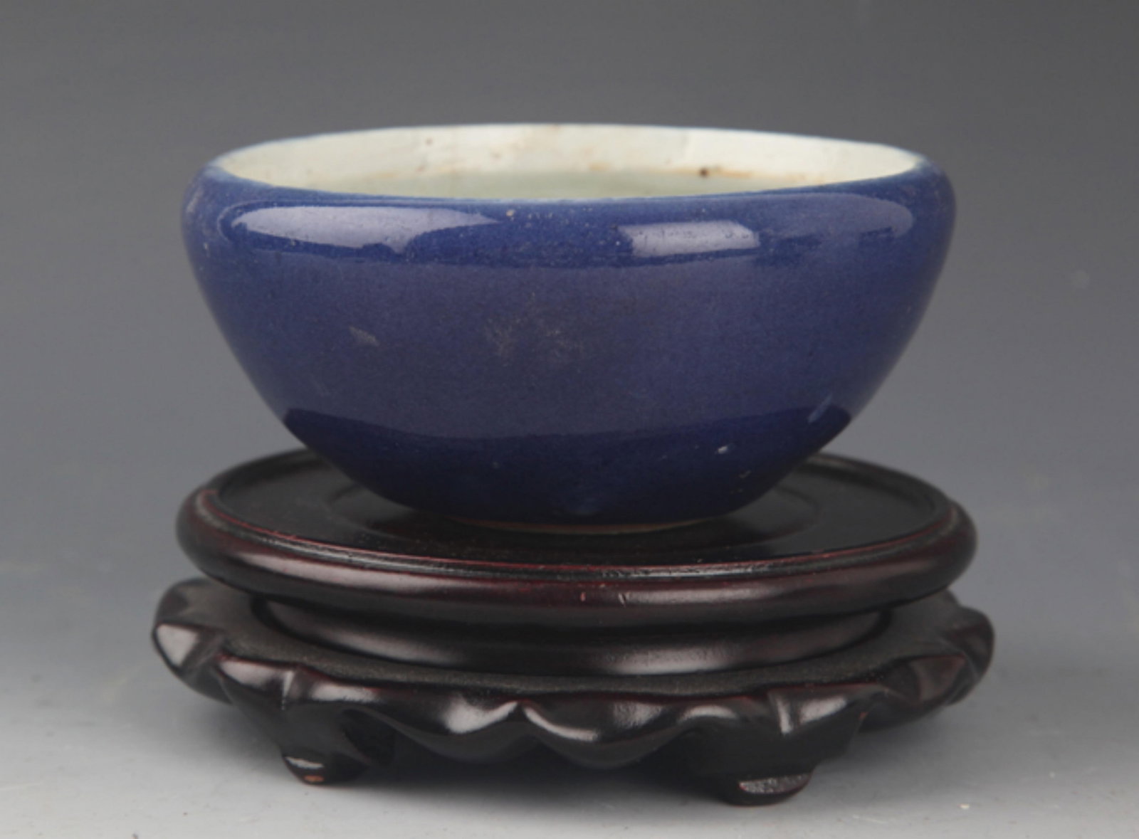 A BLUE COLOR PORCELAIN PEN WASH