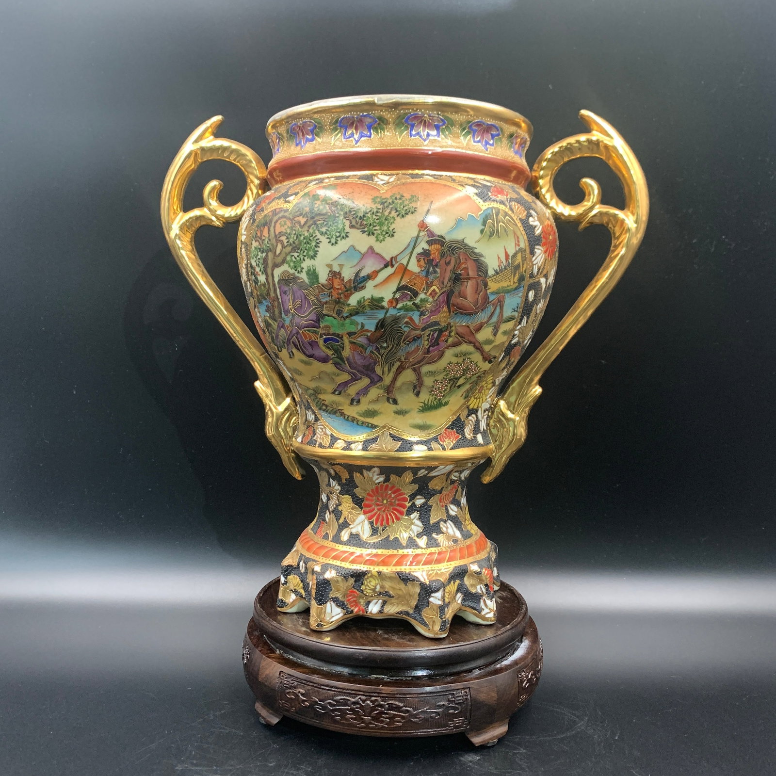 SATSUMA-STYLE GILT WARRIOR TROPHY VASE: Republic Period; Long: 10.5 inch; Width: 6.8 inch; High: 10.3 inch; . Wooden base for display only