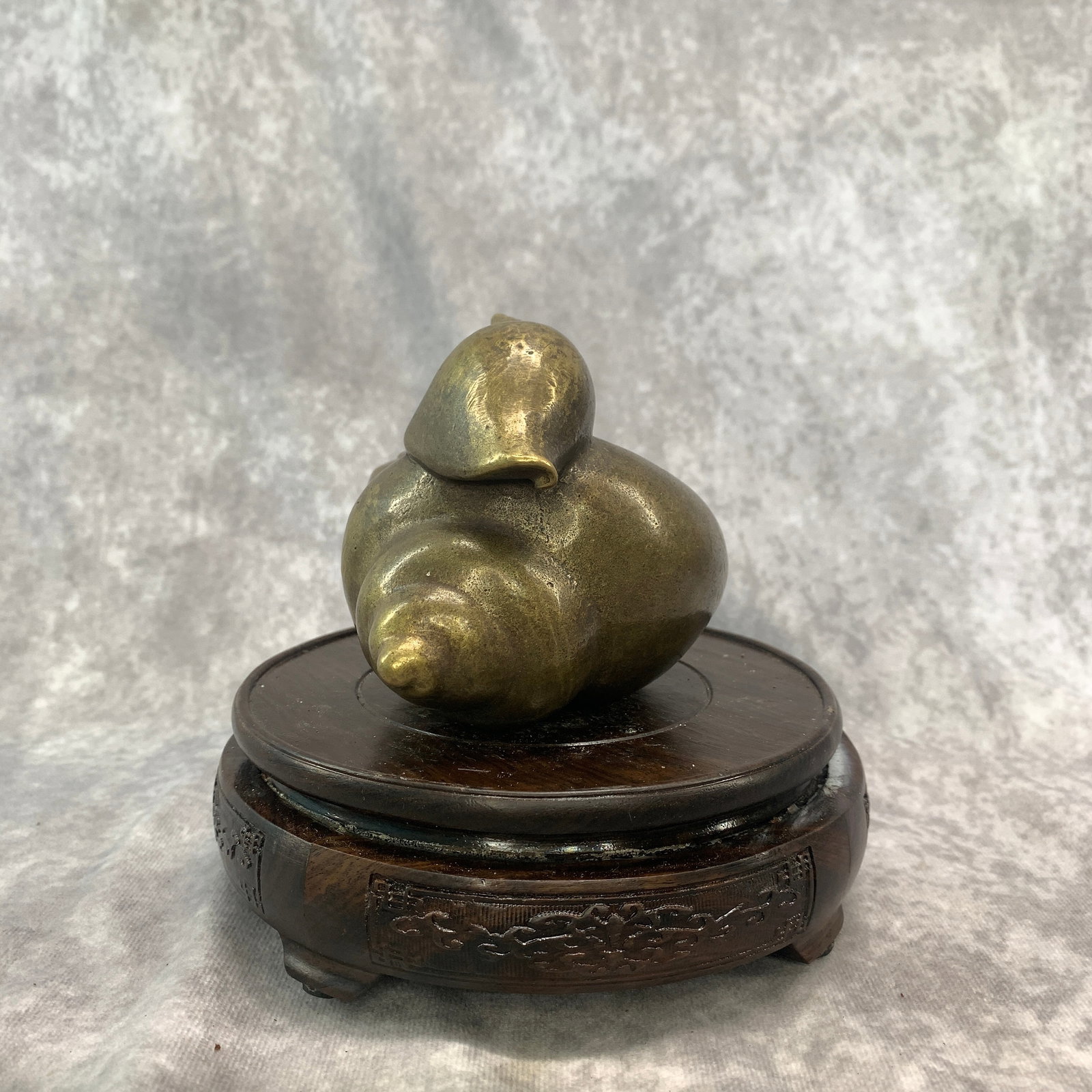 A FINE BRONZE CONCH SHELL-FORM TEAPOT - 2