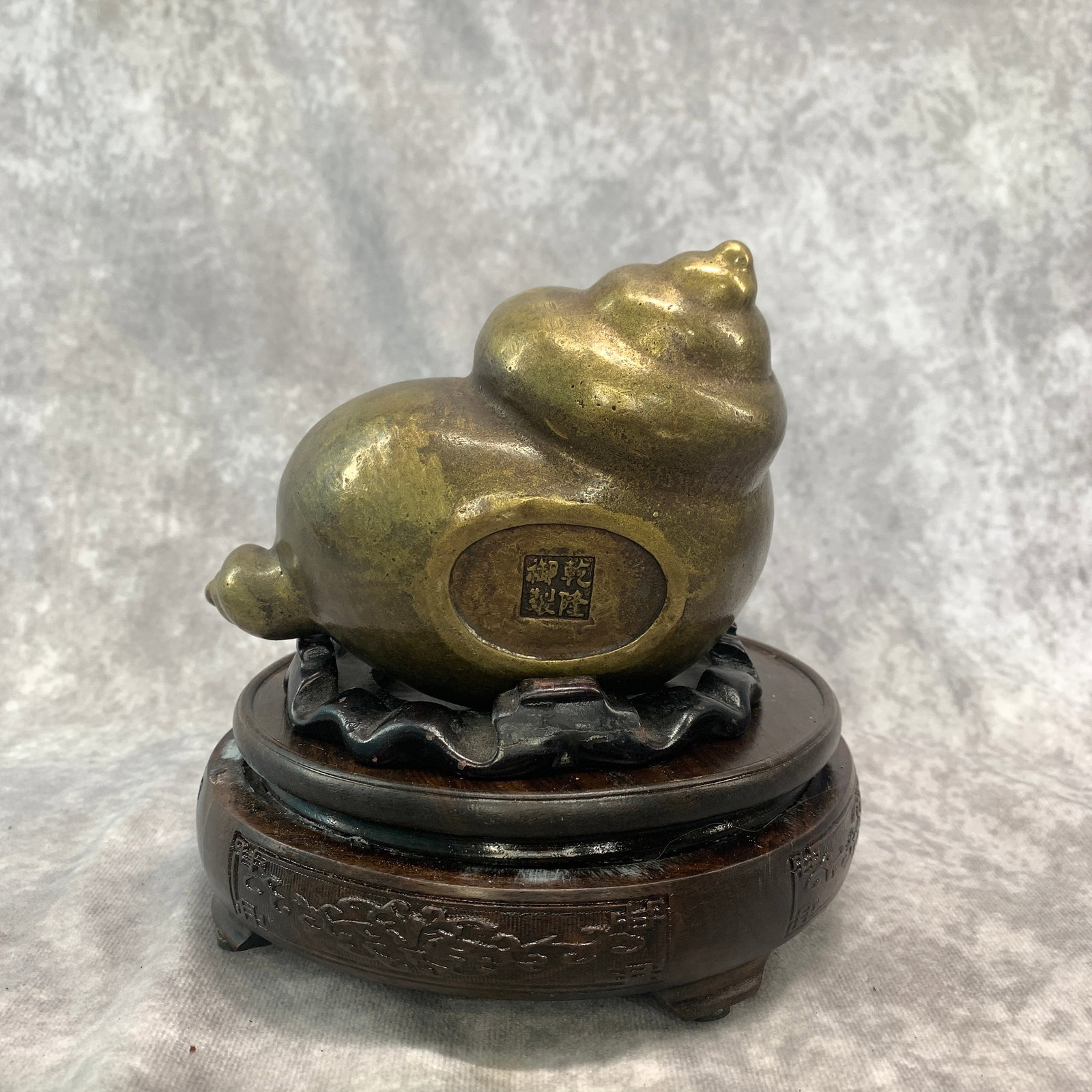 A FINE BRONZE CONCH SHELL-FORM TEAPOT - 5