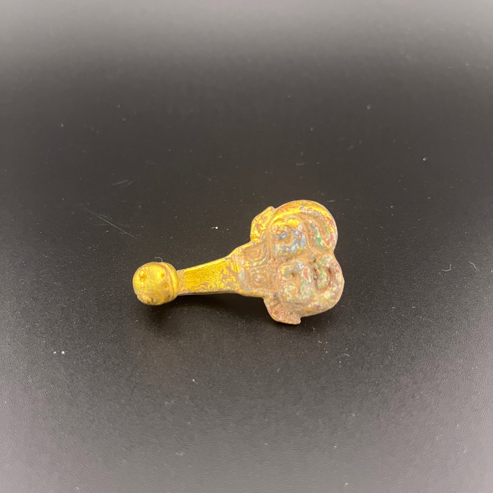 CHINESE BRONZE GARMENT HOOK (DAIGOU)
