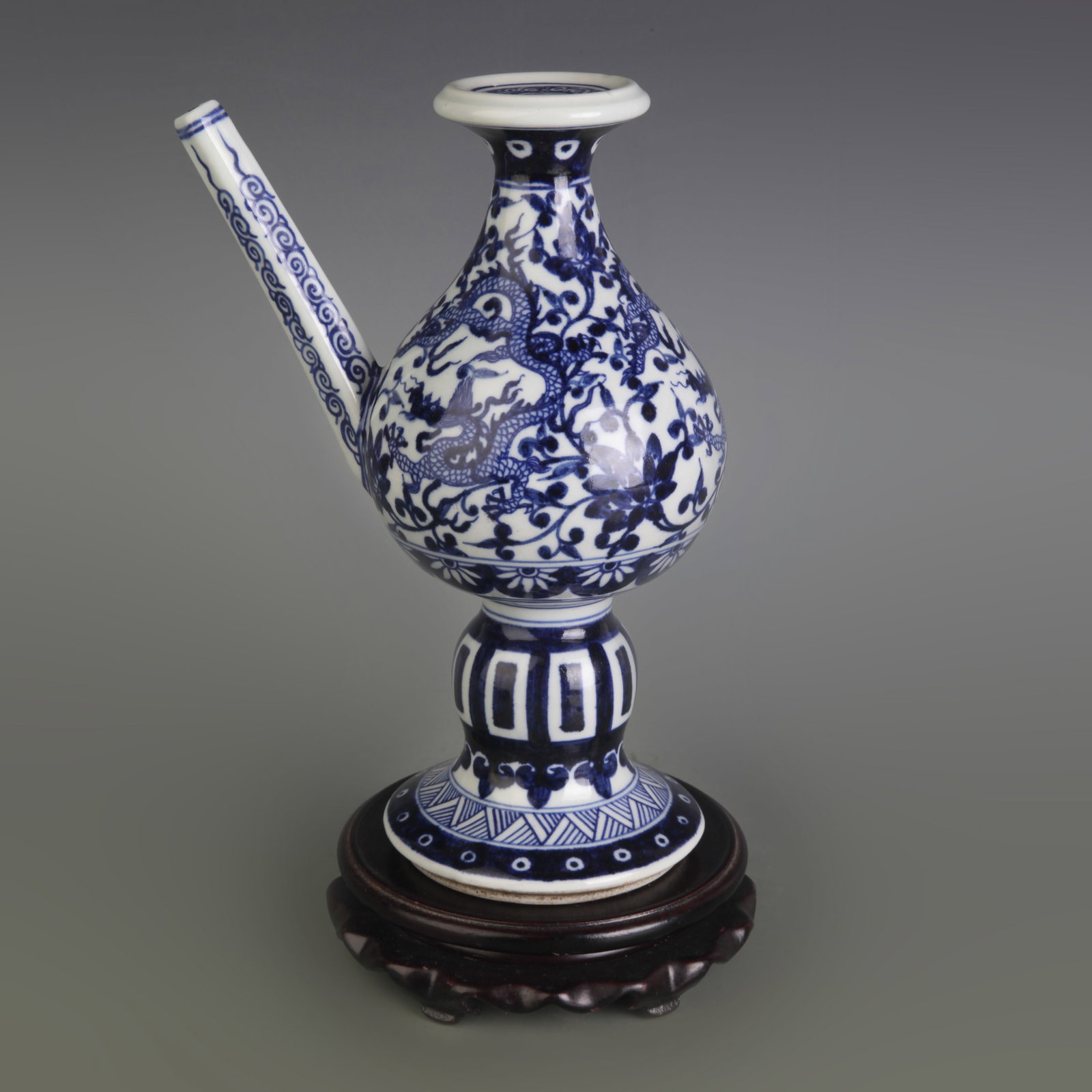 BLUE-AND-WHITE DRAGON PATTERN PORCELAIN OIL LAMP