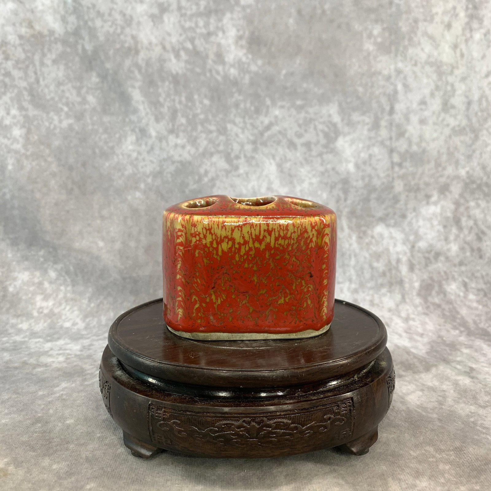 JUN-TYPE MOTTLED RED GLAZE BRUSH HOLDER