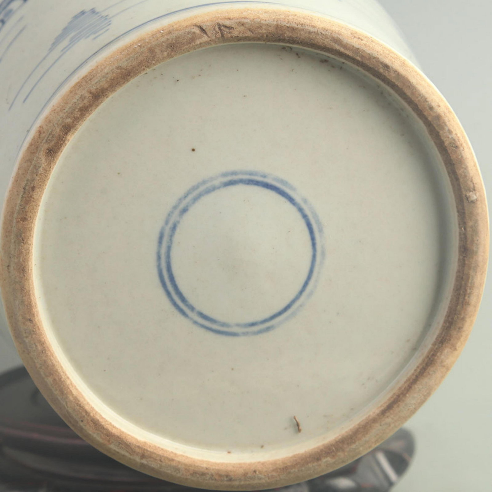 BLUE AND WHITE LANDSCAPING PATTERN VASE - 5