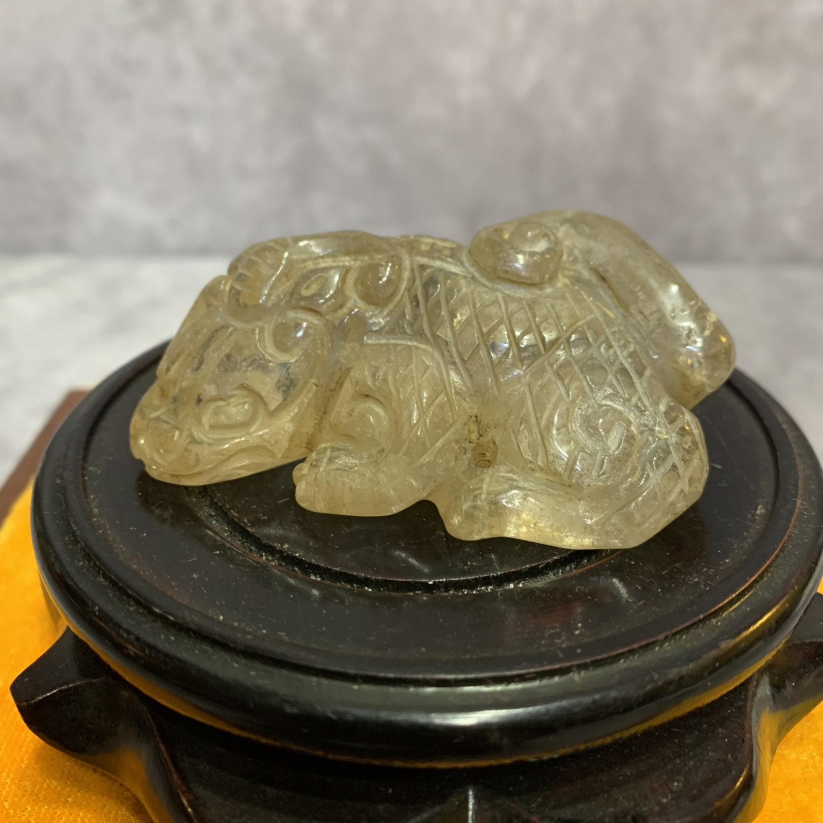 A FINE CRYSTAL MADE RUI SHOU FIGURE: Modern; Long: 2.8 inch; Width: 2.0 inch; High: 1.1 inch . Wooden base for display only