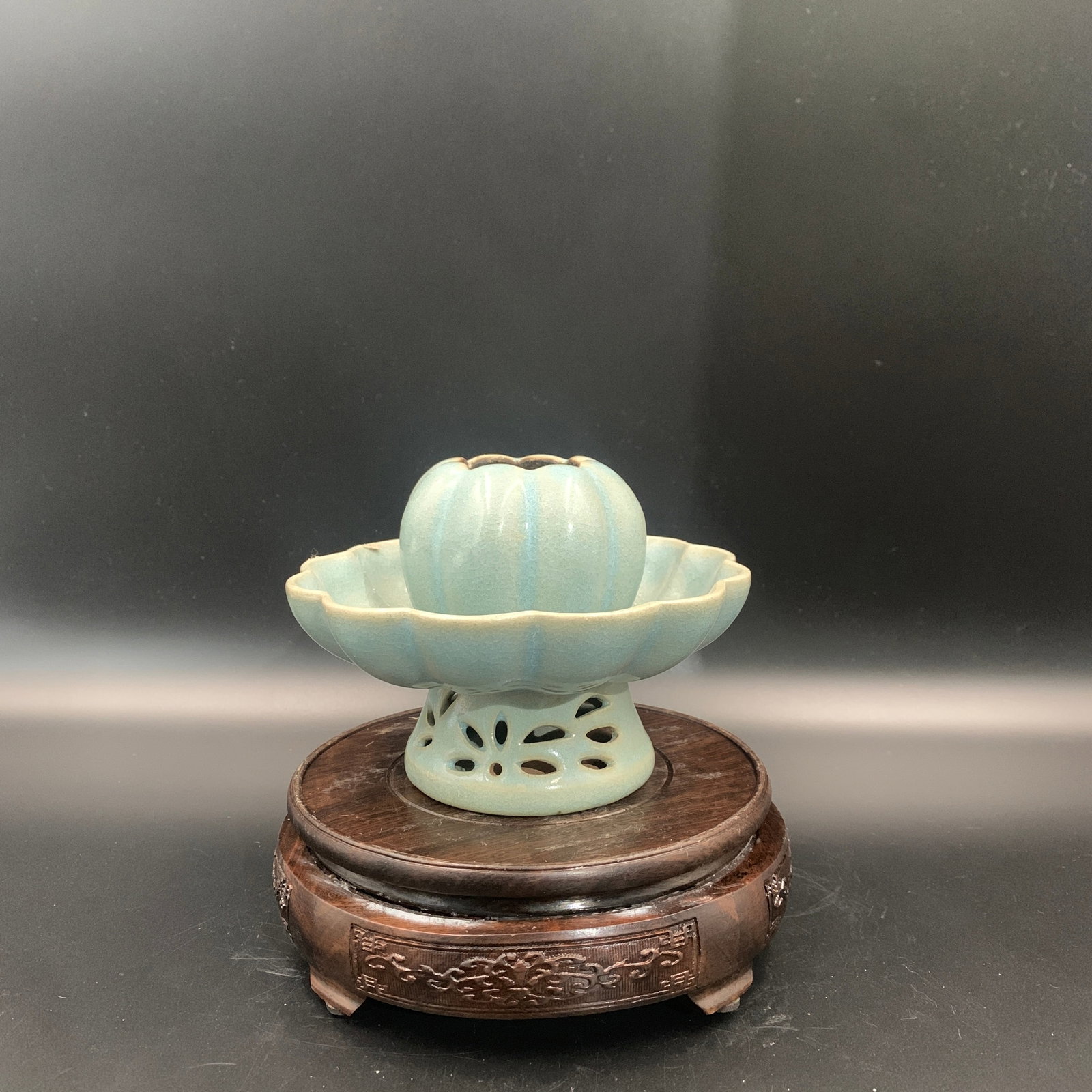 CELADON LOBED PORCELAIN CENSER WITH OPENWORK STAND