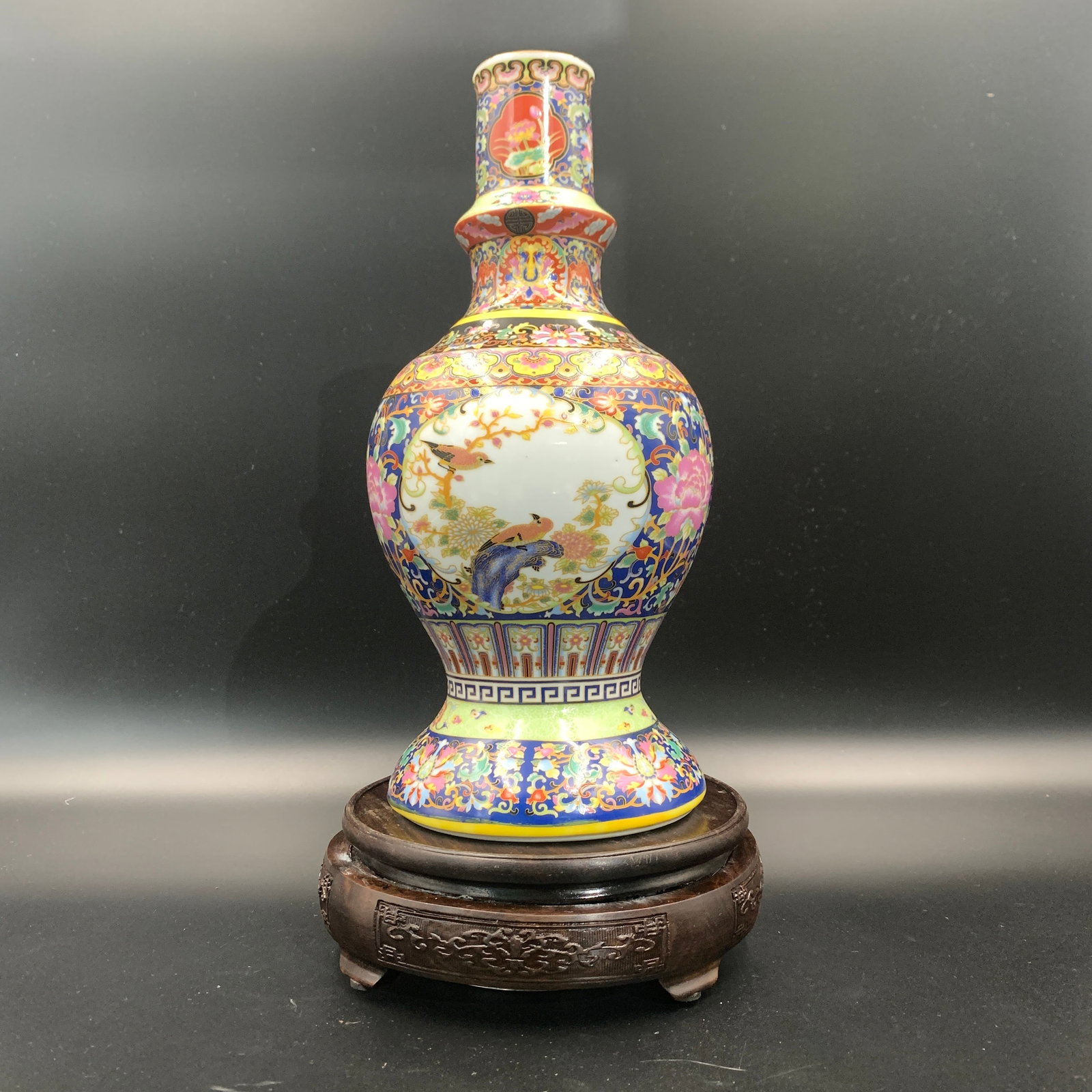 FAMILLE ROSE COLOR MILLEFLEUR AND BIRD MALLET STYLE PORCELAIN VASE