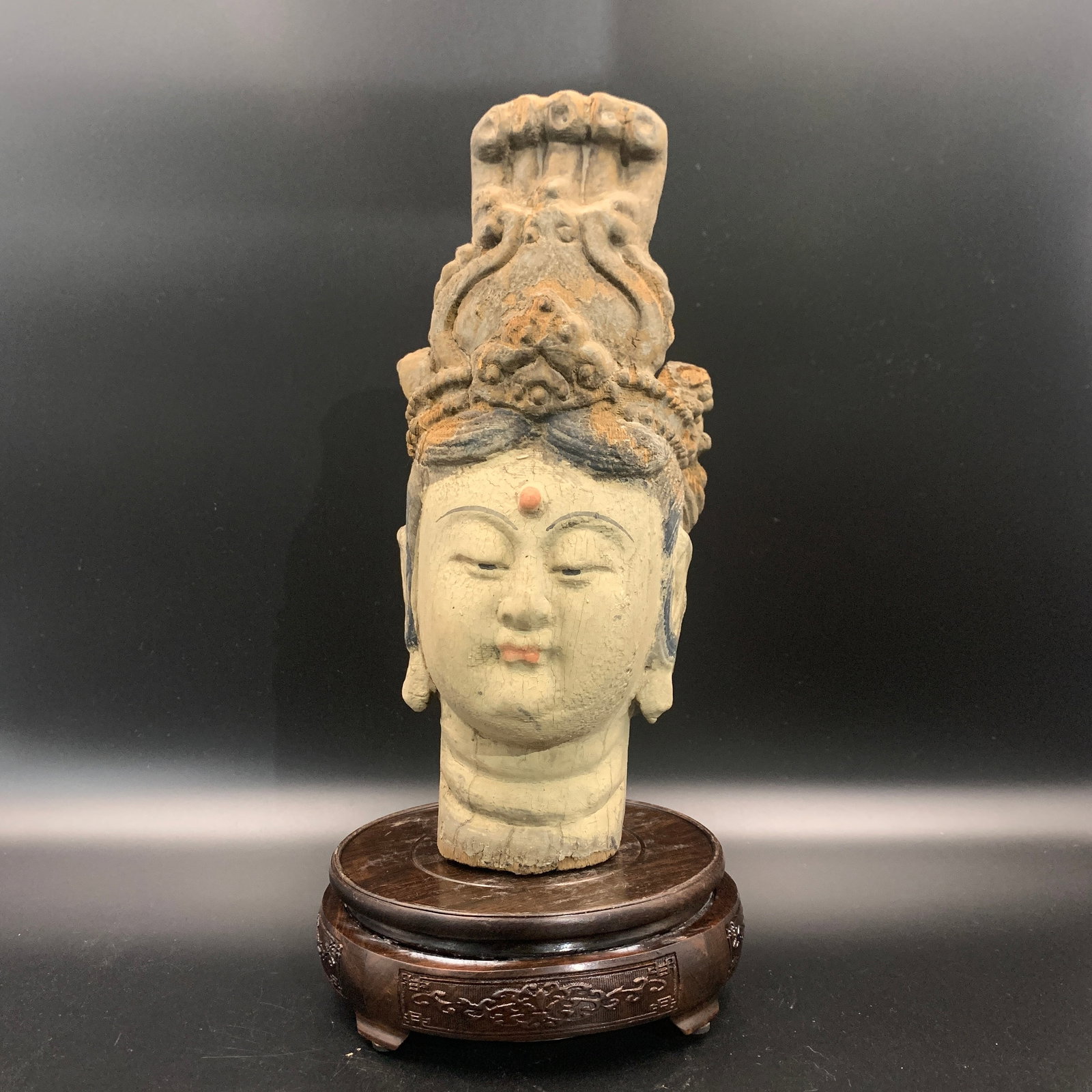 PAINTED WOOD BODHISATTVA HEAD