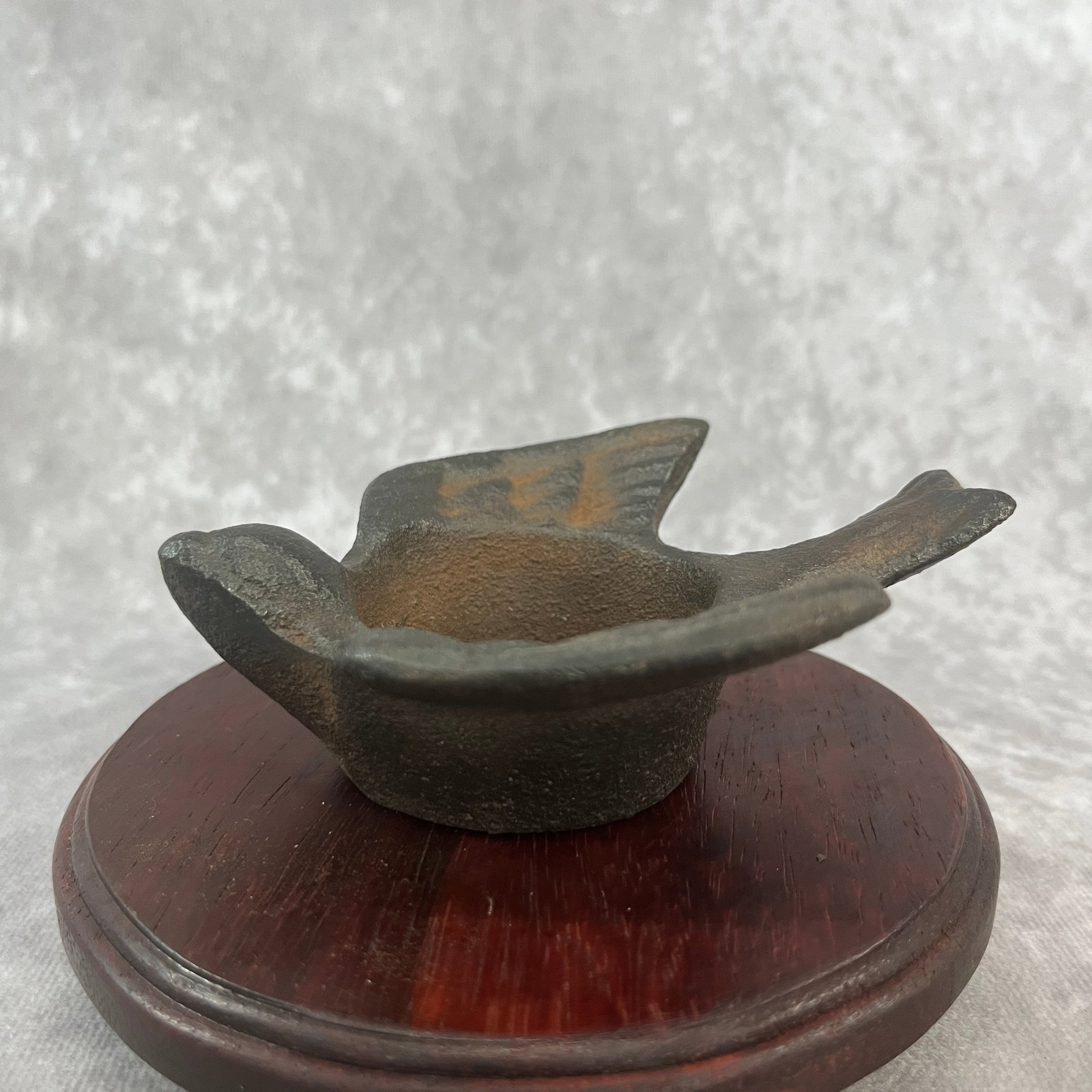 A FINE BRONZE PIGEON SHAPED CENSER